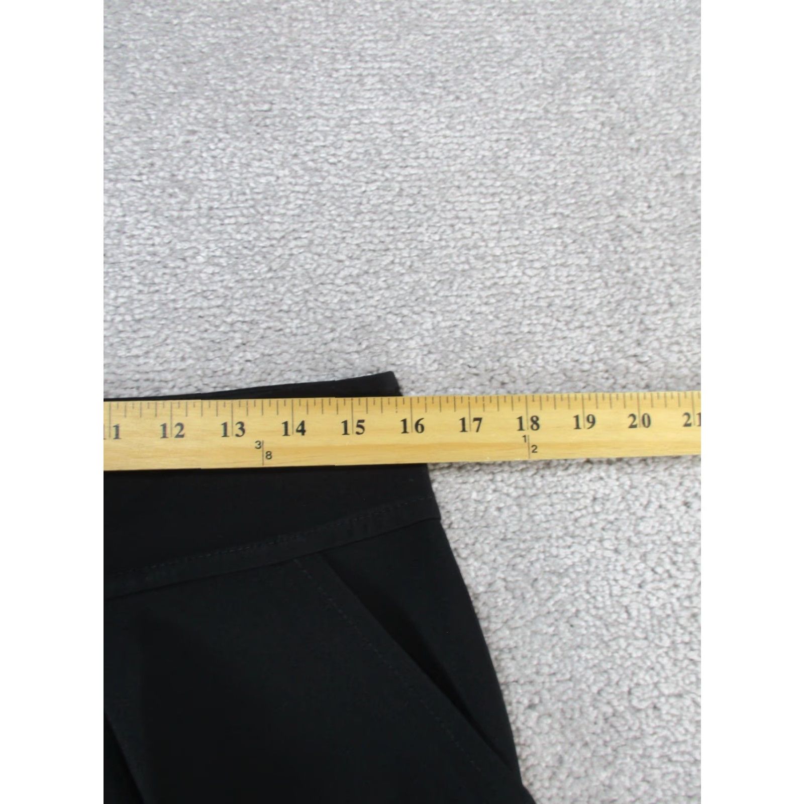 St. John VINTAGE St. John Women's Skirt Size 8 Black Pleated Knee Length Pencil Style Casual Professional Size 30" / US 8 / IT 44 - 4 Thumbnail