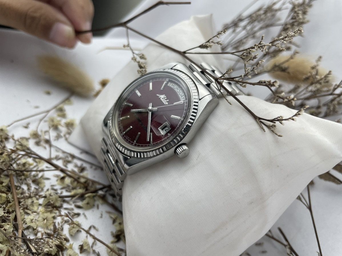 Other MIDO COMMANDER RED DIAL WITH BOX Size 38 - 3 Thumbnail