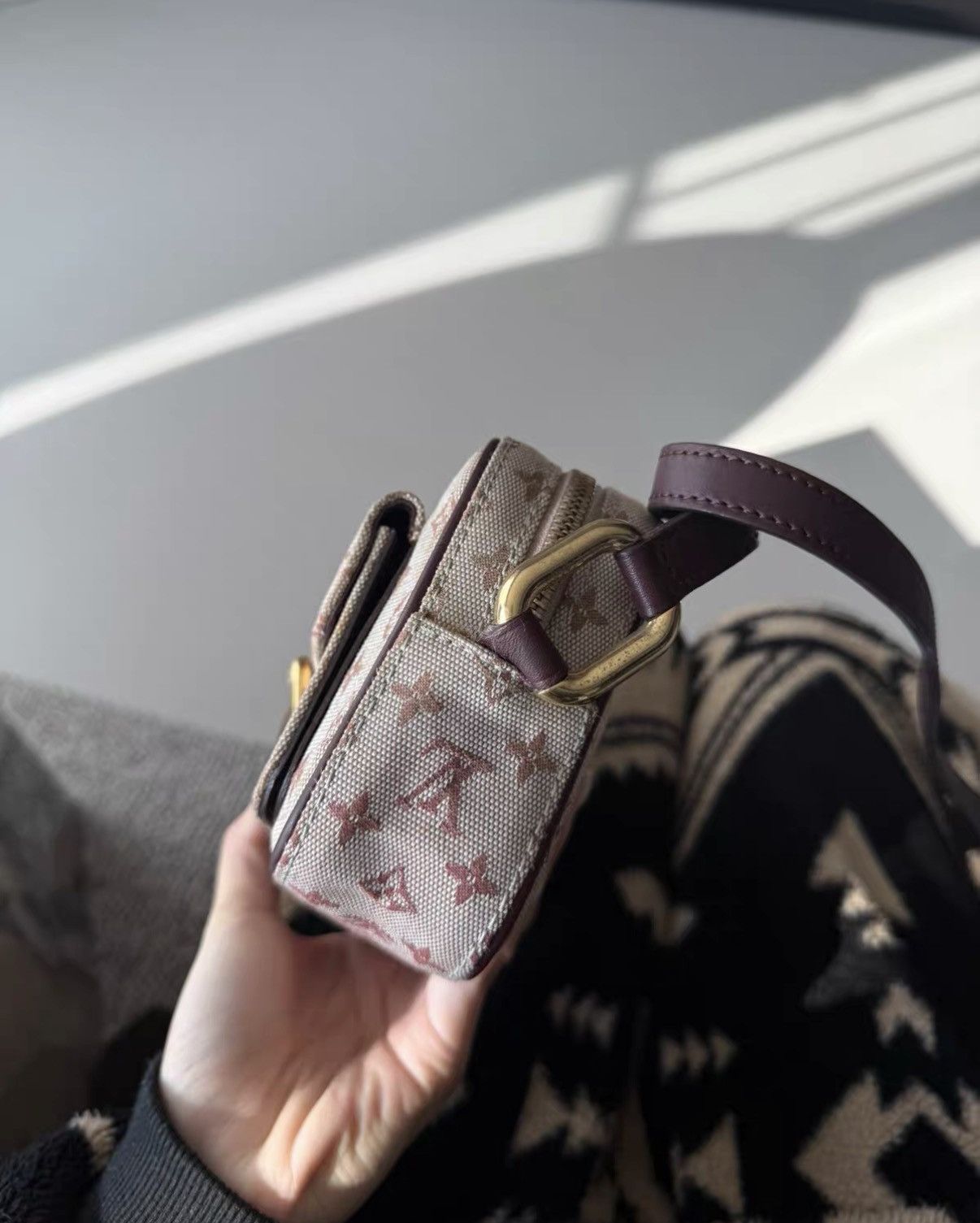 Louis Vuitton LV Vintage Red Monogram Denim Camera Crossbody Bag J36 Size ONE SIZE - 6 Thumbnail