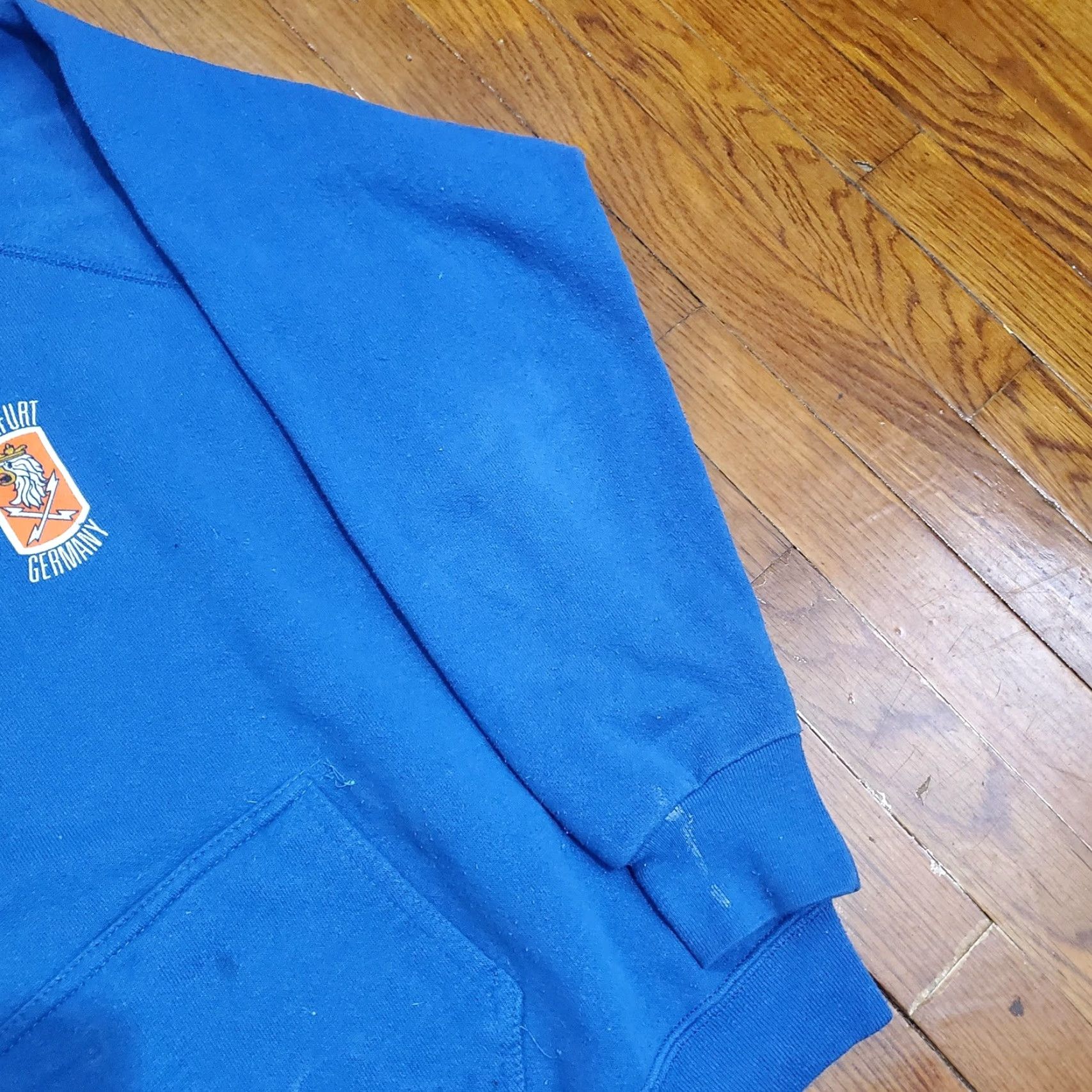 Vintage VINTAGE Artex Hoodie Mens L Blue Frankfurt Germany Graphic Pullover 80s USA Size US L / EU 52-54 / 3 - 4 Thumbnail