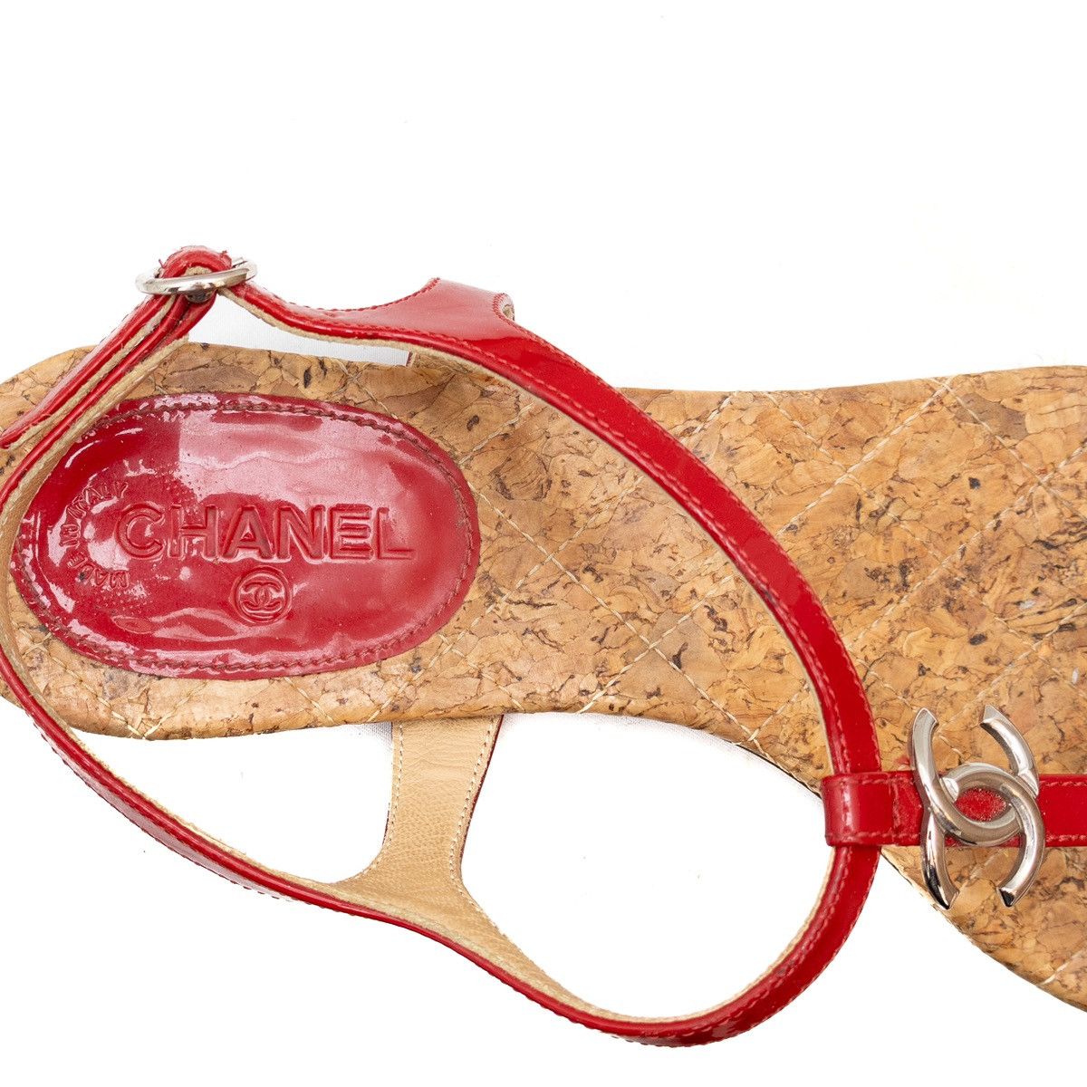 Chanel Chanel Red Patent Leather CC T-Strap Thong Flat Sandals sz7 Size US 7 / IT 37 - 8 Thumbnail
