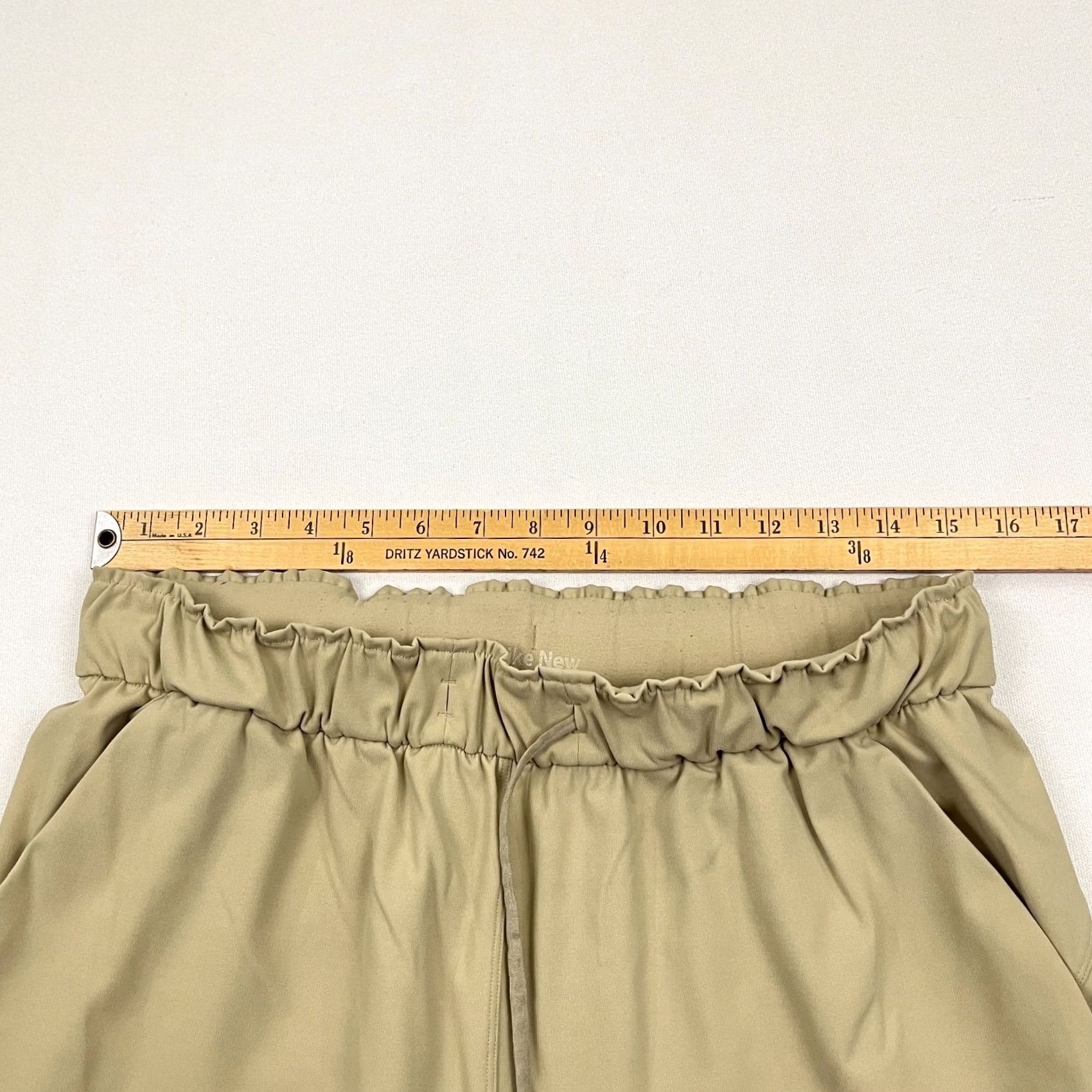 Lululemon Lululemon Keep It Moving Pants Womens Size 10 Cropped 7/8 Length Trench Tan City Brown Nylon Spandex Casual Athleisure Slimming Pockets Size 32" / US 10 / IT 46 - 4 Thumbnail