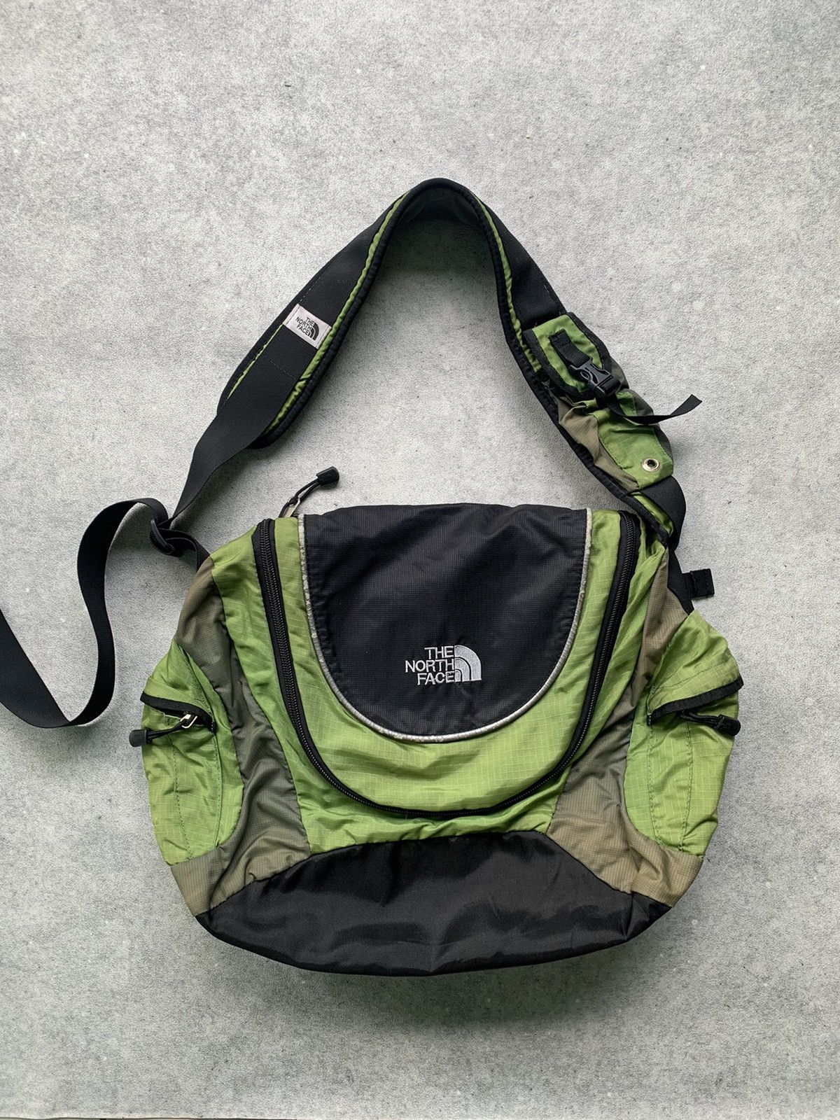The North Face Mens Messenger Crossbody Bag in Green