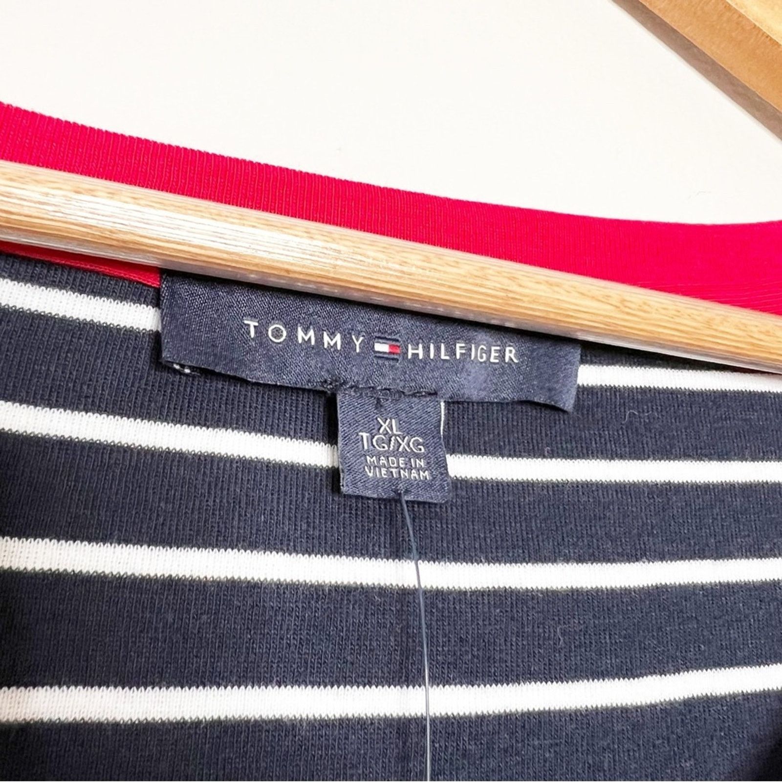 Tommy Hilfiger New with Tag Women's Tommy Hilfiger Navy Striped T-Shirt Size XL / US 12-14 / IT 48-50 - 13 Thumbnail