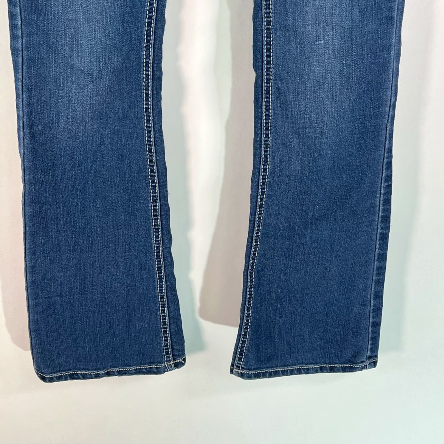 Joe Boxer Joe Boxer Jeans Women Size 5 Bootcut Denim 28 in Waist 30 in Inseam Ultra Low Rise Blue 5-Pocket Womens Size 27" / US 4 / IT 40 - 6 Thumbnail