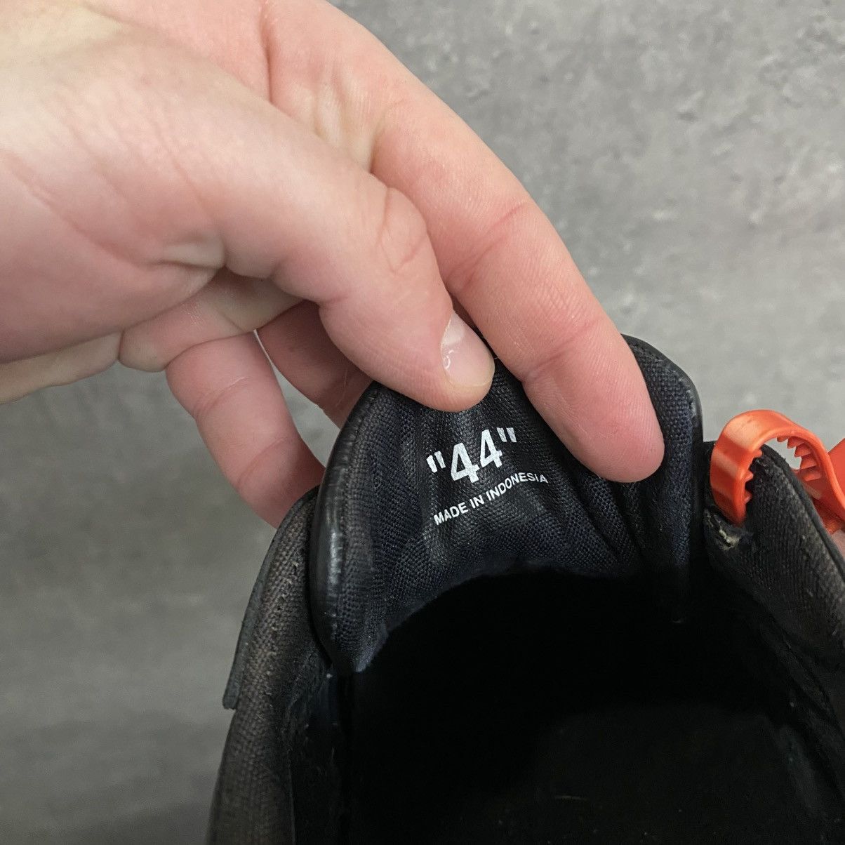 Off-White Off White Vulcanized Leather Arrows Low Top Black Sneakers Size US 11 / EU 44 - 14 Thumbnail
