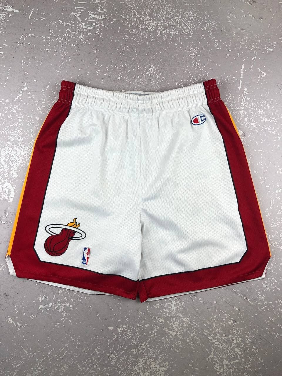 Champion VTG 90’s Miami Heat NBA Tim Hardaway champion shorts Size US 36 / EU 52 - 2 Thumbnail