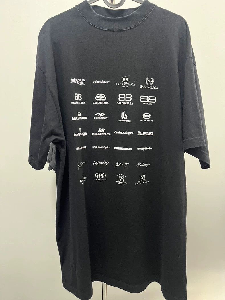 Balenciaga Balenciaga Black full logo printed short sleeves Size US S / EU 44-46 / 1 - 1 Thumbnail