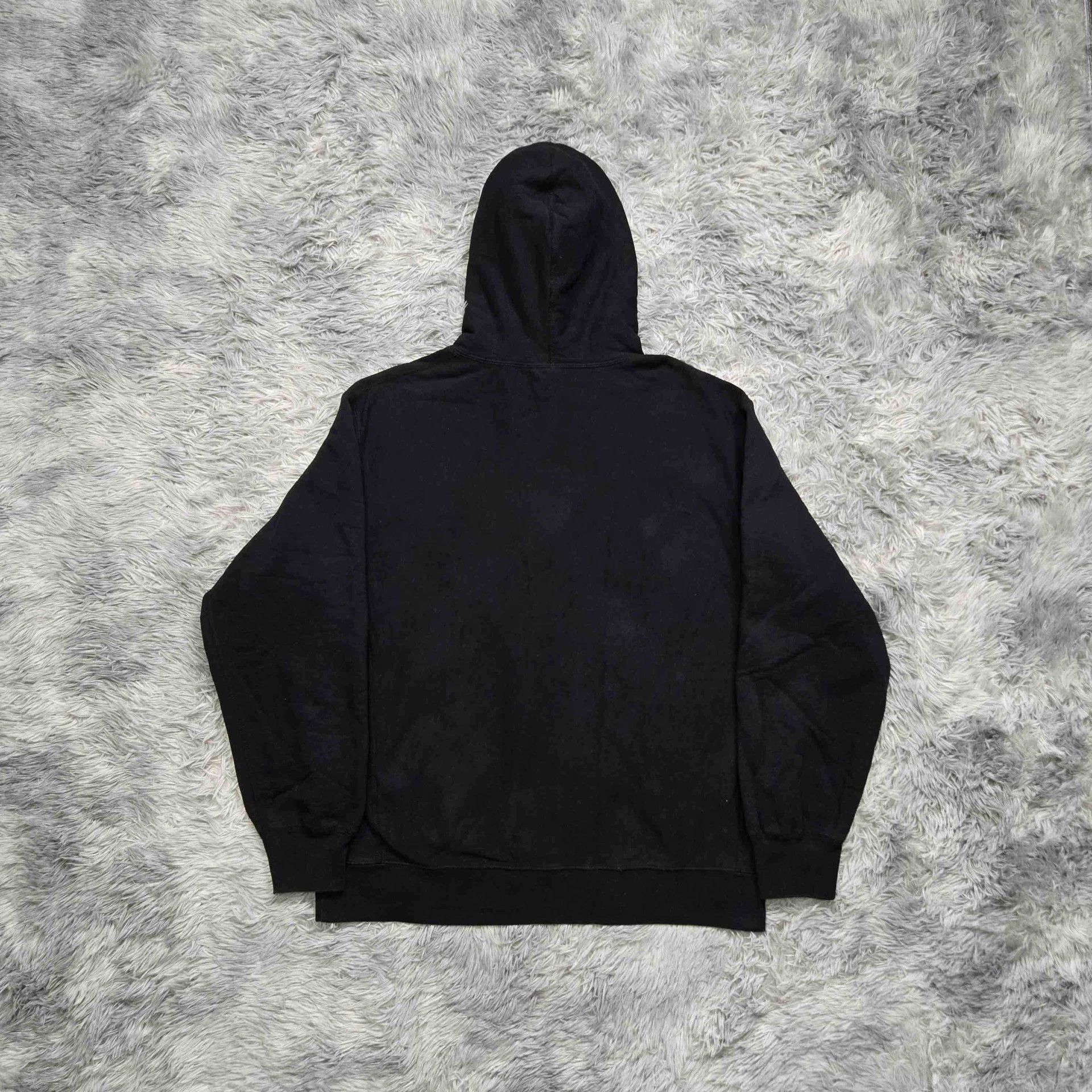 Supreme supreme x kaws chalk logo hoodie sweatshirt Size US L / EU 52-54 / 3 - 2 Thumbnail