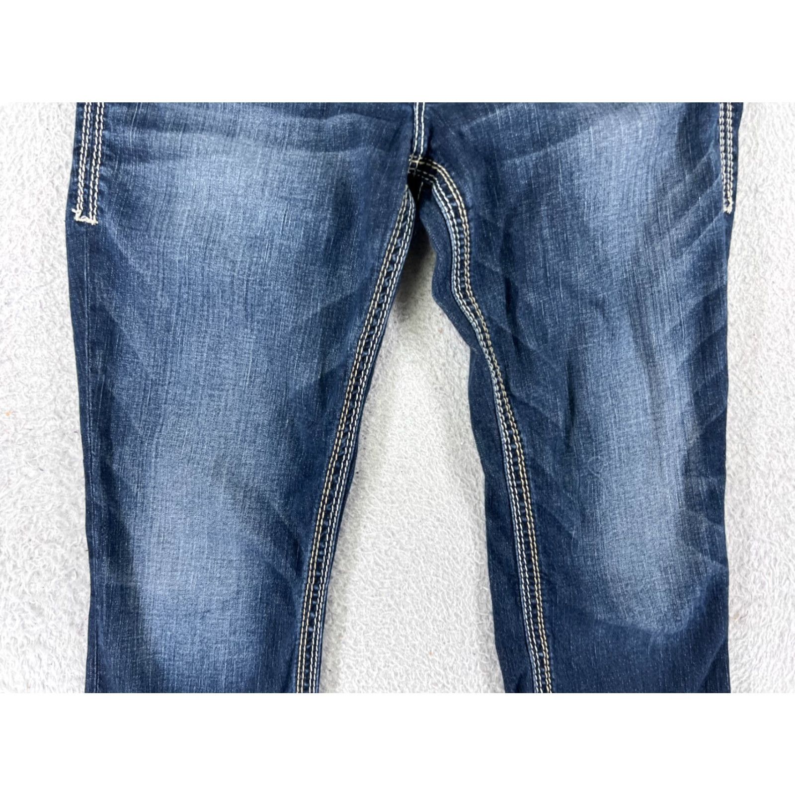 Silver Jeans Co. Silver Jeans Suki Capri Jeans Womens 26 Blue Denim Cotton Blend Embellished Embroidered Logo 5-Pocket Regular Stretch Size 26" / US 2 / IT 38 - 5 Thumbnail