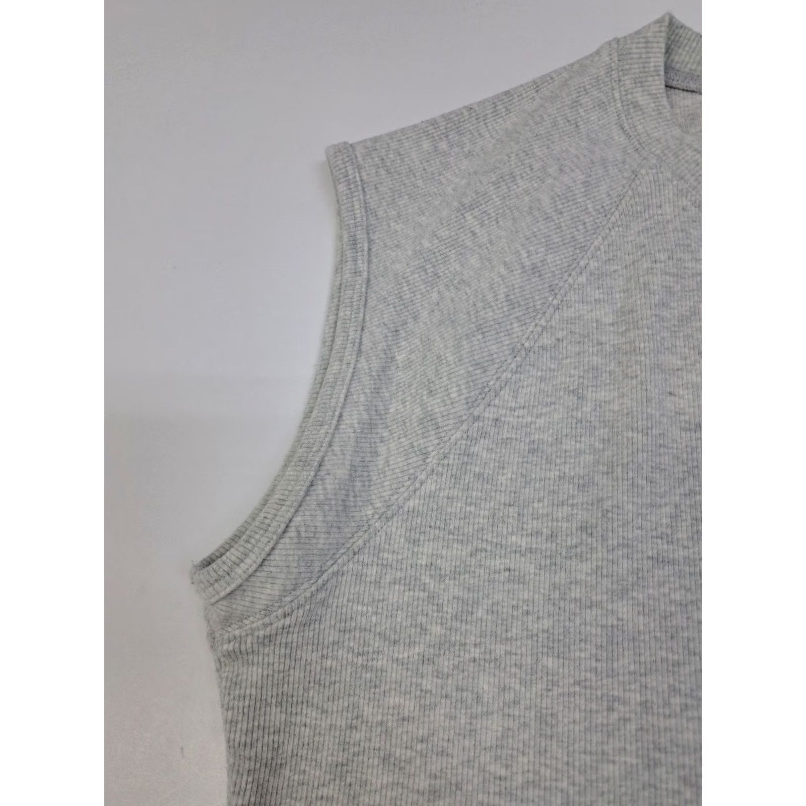 Abercrombie & Fitch Abercrombie & Fitch Tank Shirt Womens Size M Gray Sleeveless Crew Neck Cotton Spandex Knit Basic Casual Modern 7178 Size M / US 6-8 / IT 42-44 - 5 Thumbnail