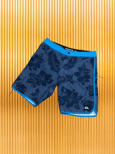 Quiksilver × Vintage Vintage Quicksilver Y2K Big Logo Surf Shorts Size US 32 / EU 48 - 1 Thumbnail