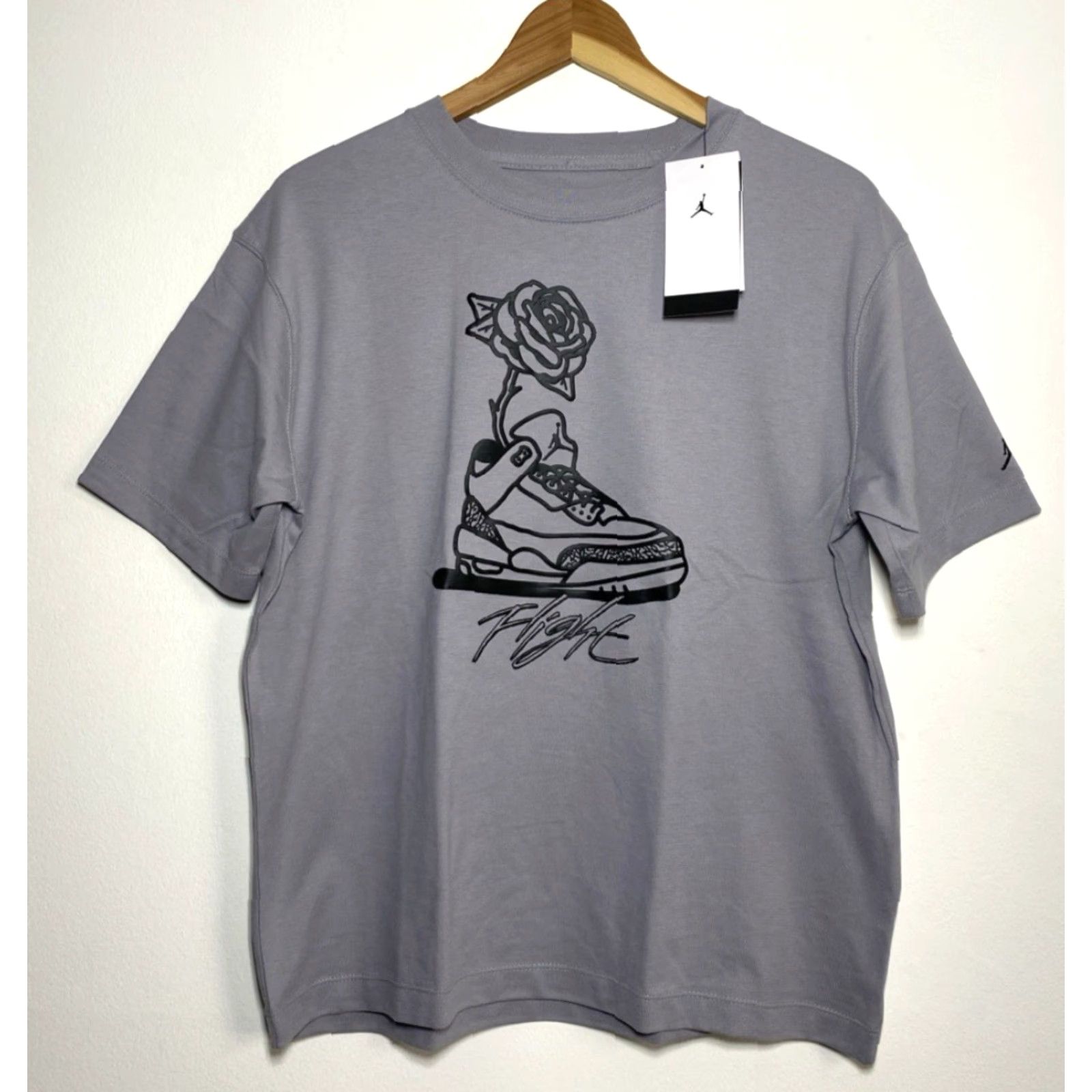 Jordan Brand Air Jordan Women's Flight Graphic T-Shirt DV1408-011 Crew Neck Short Sleeve Gray Size S Loose Fit NWT Size S / US 4 / IT 40 - 3 Thumbnail