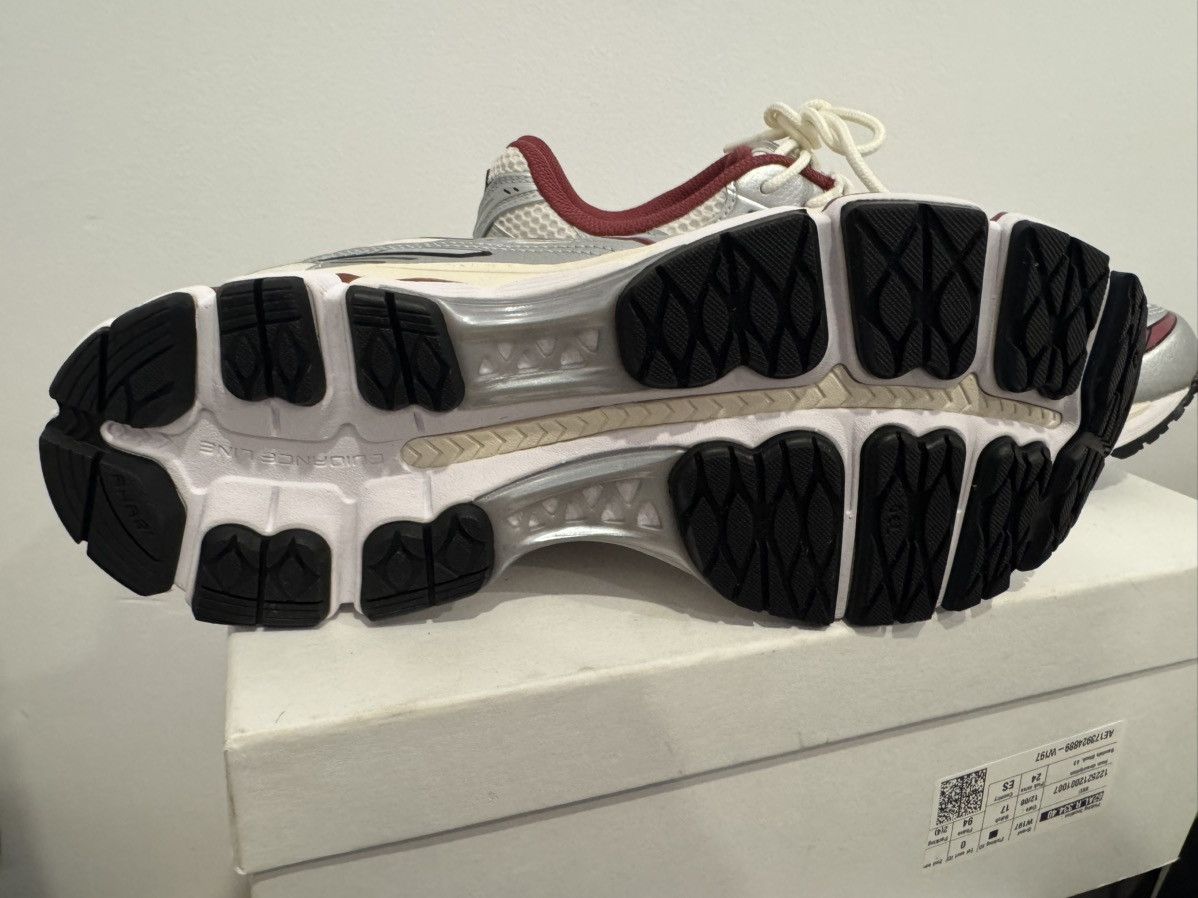 Asics Asics 12.1 Size US 9 / EU 42 - 7 Thumbnail