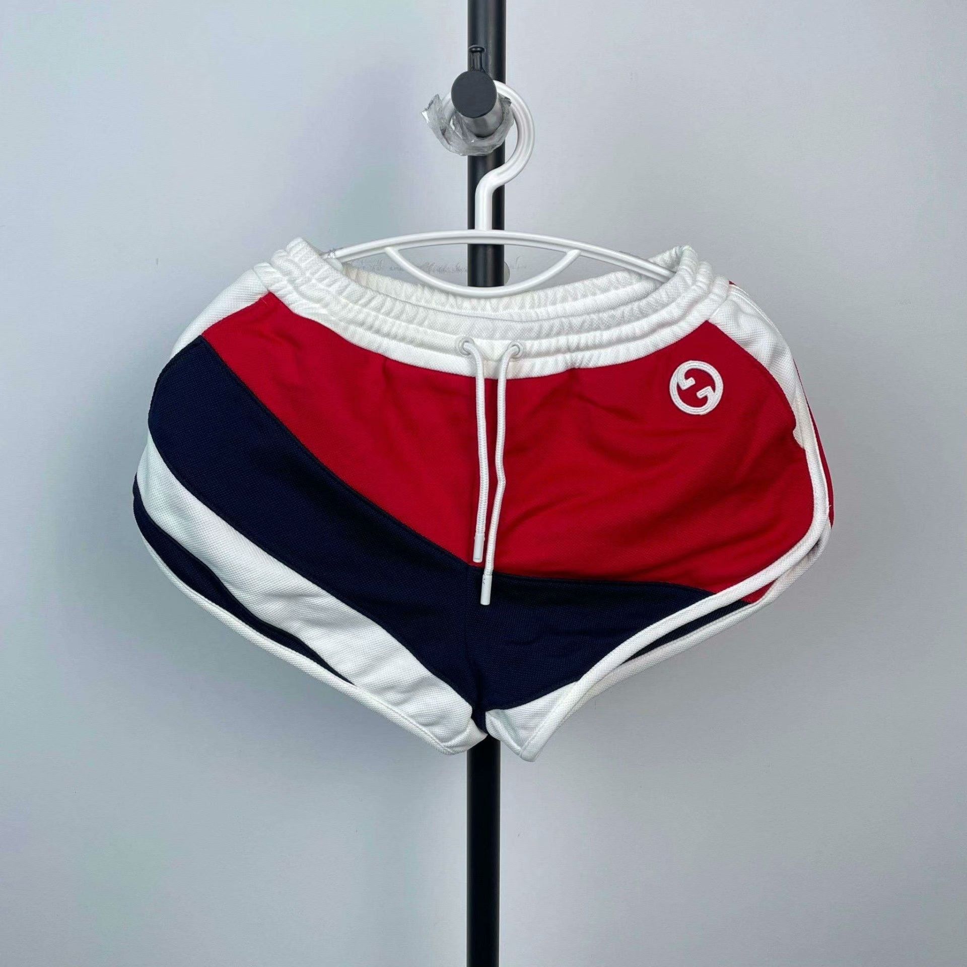 Gucci Gucci Red Shorts XS Men Size US 28 / EU 44 - 1 Thumbnail