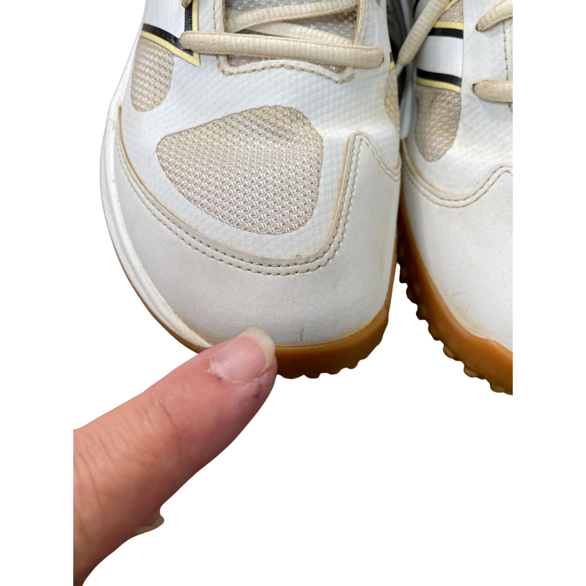 New Balance New Balance Fresh foam 3000V7 mens running sneakers size 8.5 Size US 8.5 / EU 41-42 - 9 Thumbnail