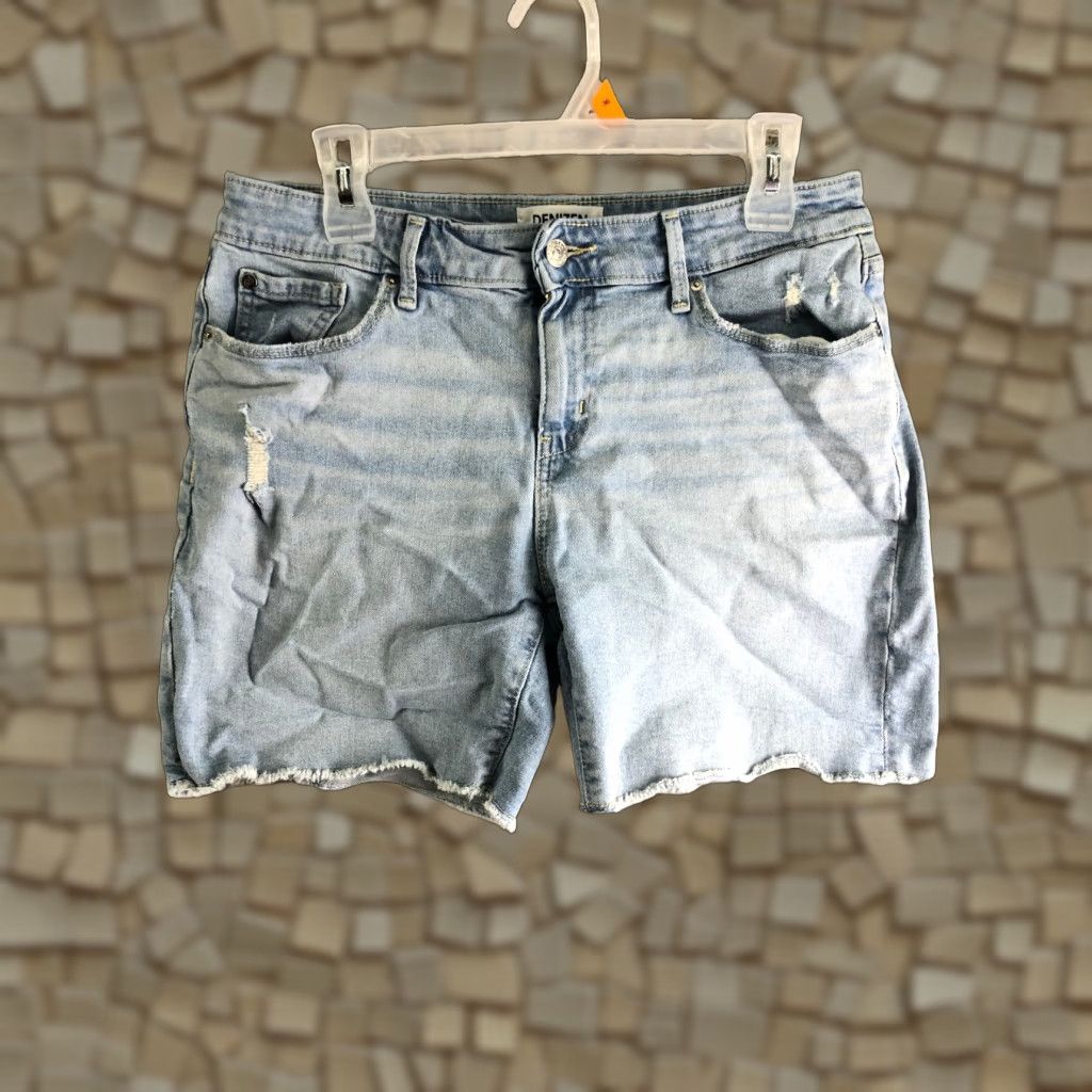 Denizen VINTAGE Denizen Womens 8 Mid Rise Boyfriend Blue Jean Shorts 30" Waist Jeans Denim Cotton City Barbi? Size 30" / US 8 / IT 44 - 1 Thumbnail