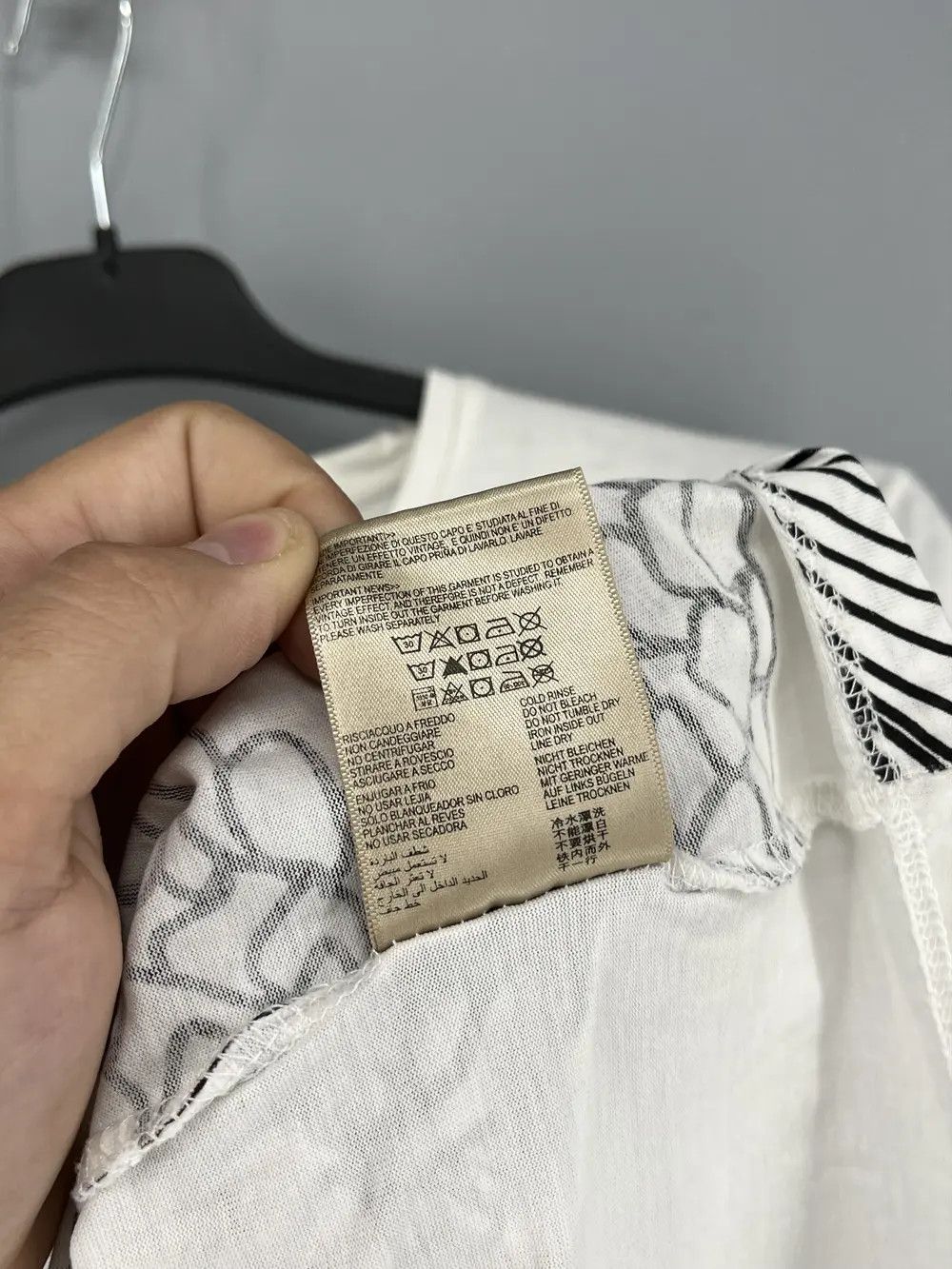 Vintage Antony Morato "REBELREBEL" Avant Garde Designer Y2k Tee Size US L / EU 52-54 / 3 - 10 Thumbnail