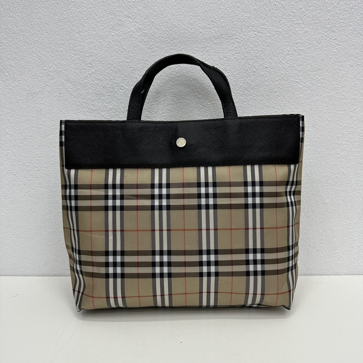 Burberry ‼️YES‼️ AUTHENTIC BURBERRY LONDON NOVA CHECK CARRY TOTE BAG Size ONE SIZE - 2 Thumbnail