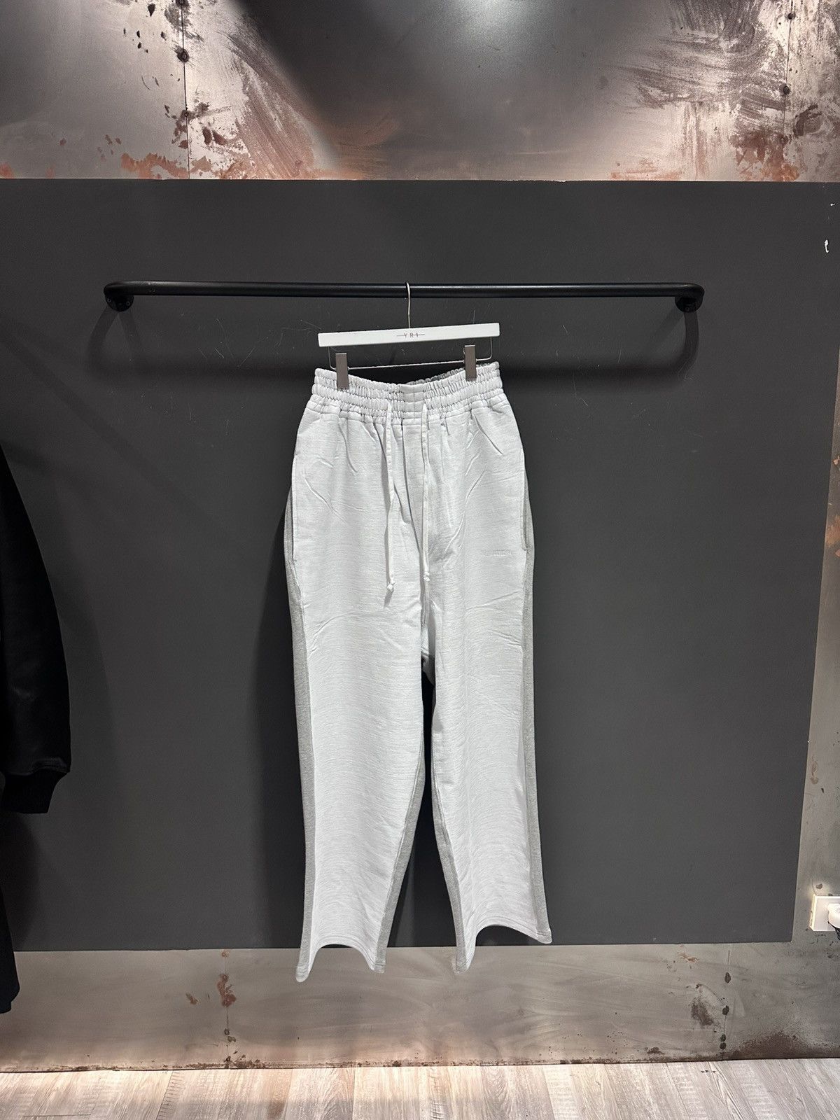 Hed Mayner Hed mayner Embroidered End Painted pants- medium grey Size US 32 / EU 48 - 1 Thumbnail