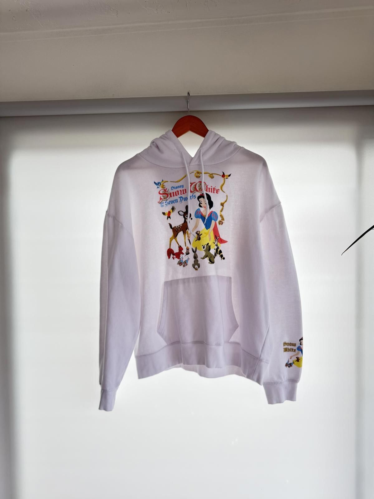 Disney Disney Snow White and the Seven Dwarfs White Hoodie XL Size XL / US 12-14 / IT 48-50 - 1 Thumbnail