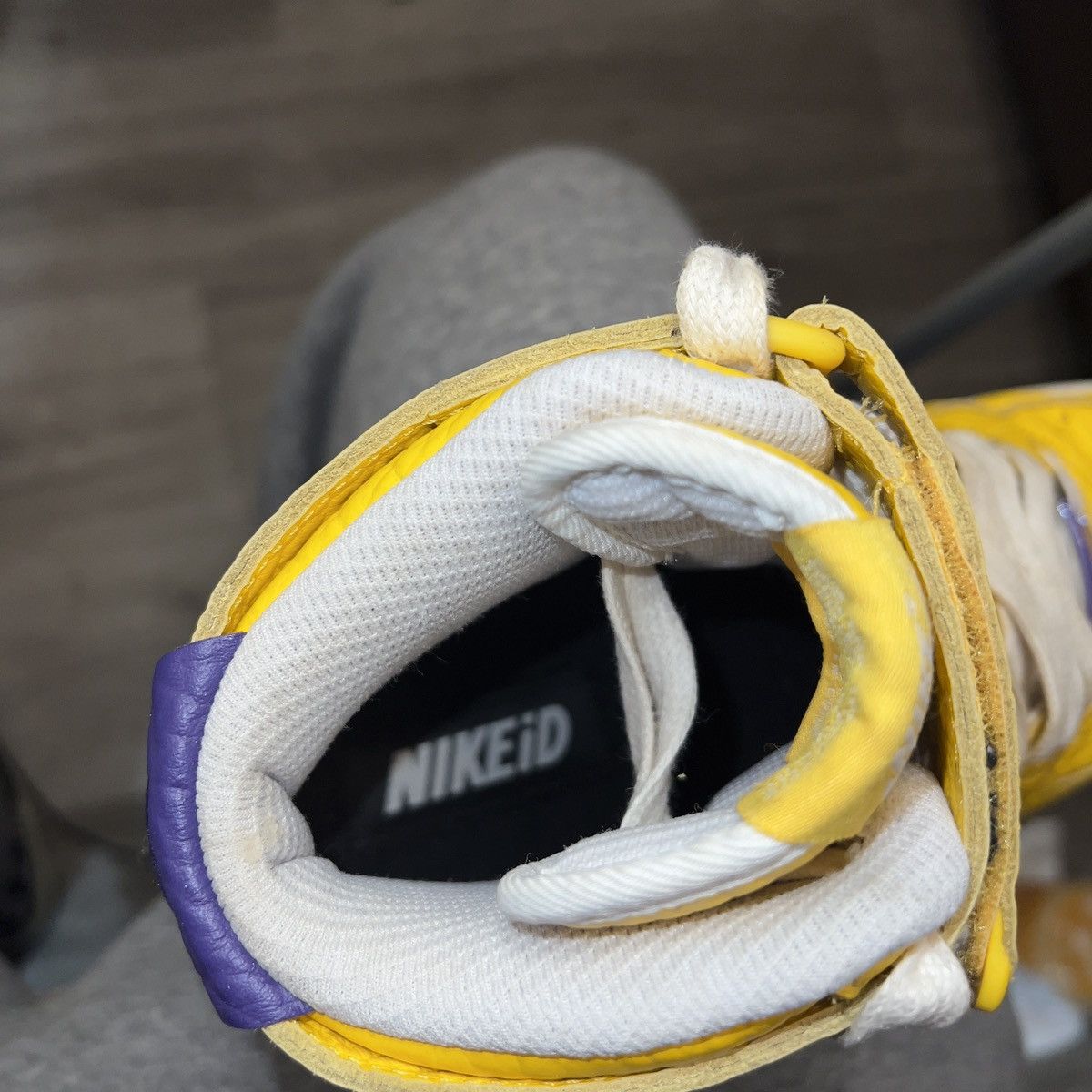 NBA × Nike Nike ID Lakers Air Force 1 Mid Size US 8 / EU 41 - 10 Thumbnail