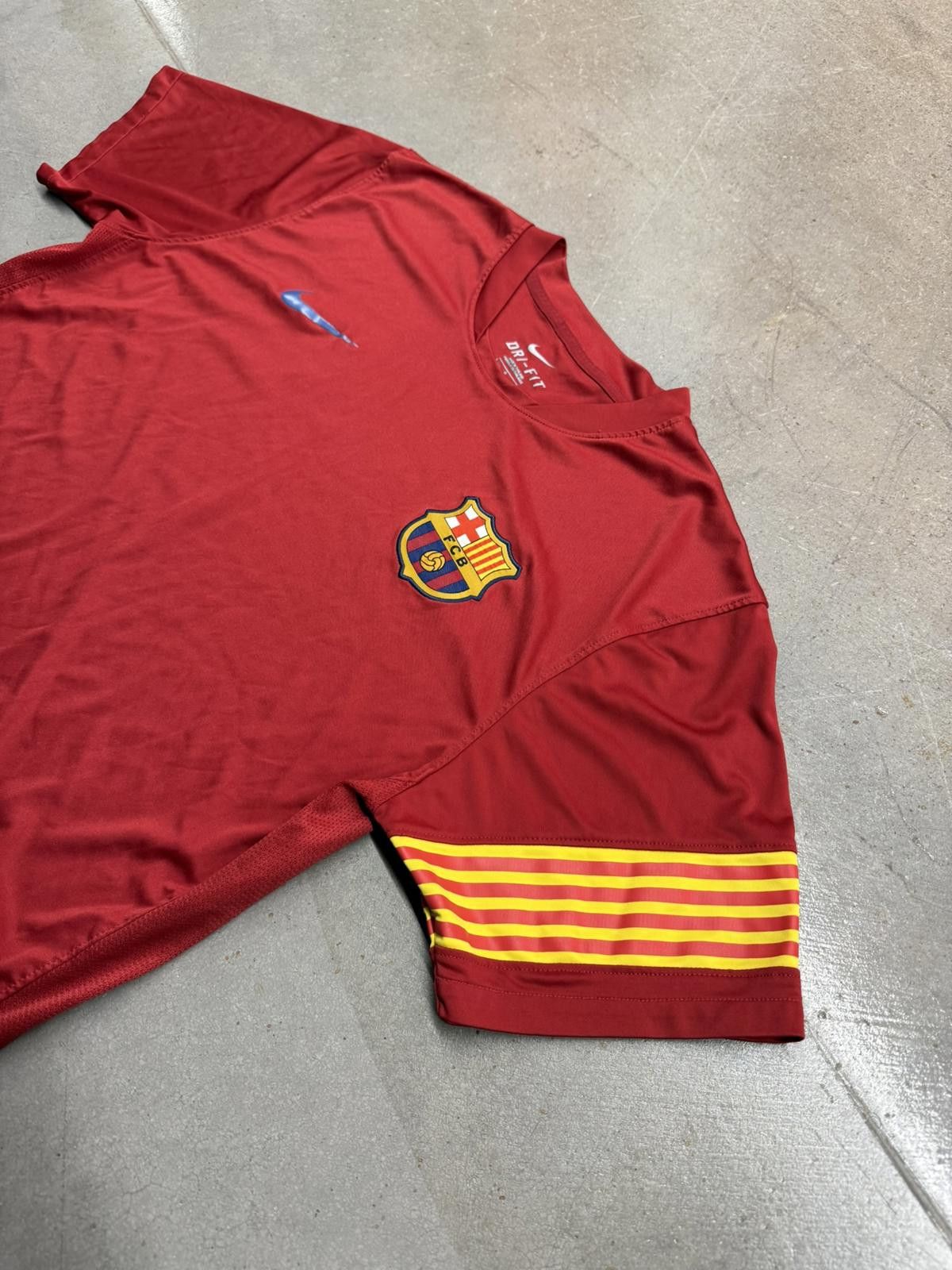 Nike 2010-11 Nike DRIFIT FC Barcelona Training Jersey Shirt Large Size US L / EU 52-54 / 3 - 2 Thumbnail