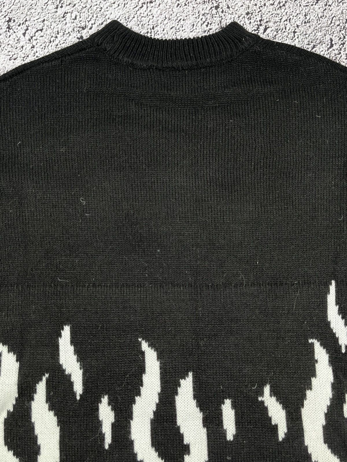 Vintage Vintage Y2K long fire style sweater streetwear size S Size US S / EU 44-46 / 1 - 8 Thumbnail