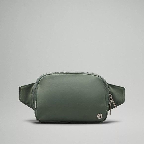 Lululemon New Lululemon Wear everywhere Belt Bag Green Size ONE SIZE - 1 Thumbnail