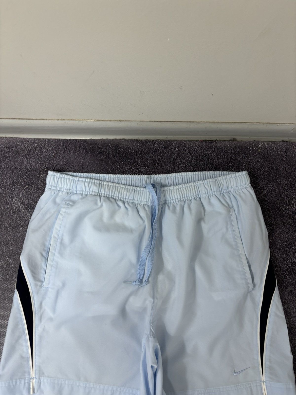 Nike Vintage Nike Y2K Swoosh Baby Blue Hype Shorts Size US 34 / EU 50 - 10 Thumbnail