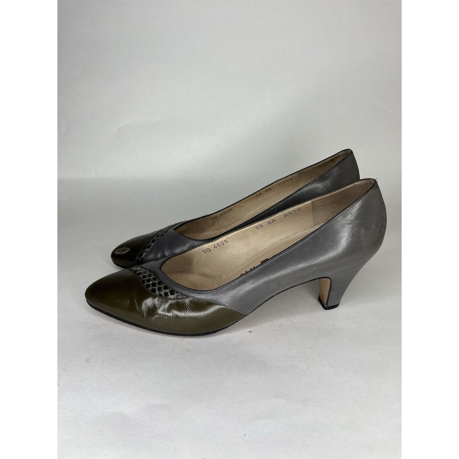 Salvatore Ferragamo Salvatore Ferragamo Gray Leather Green Dress Heels Women’s S Size US 10 / IT 40 - 1 Thumbnail