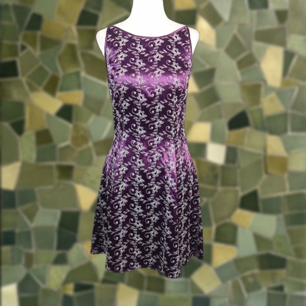 VINTAGE Jessica McClintock Plum Purple Satin Mini Party Dress 8 Sleeveless  Floral Embroidered Zip Back, Fit & Flare, Gunne Sax, 90s, Women