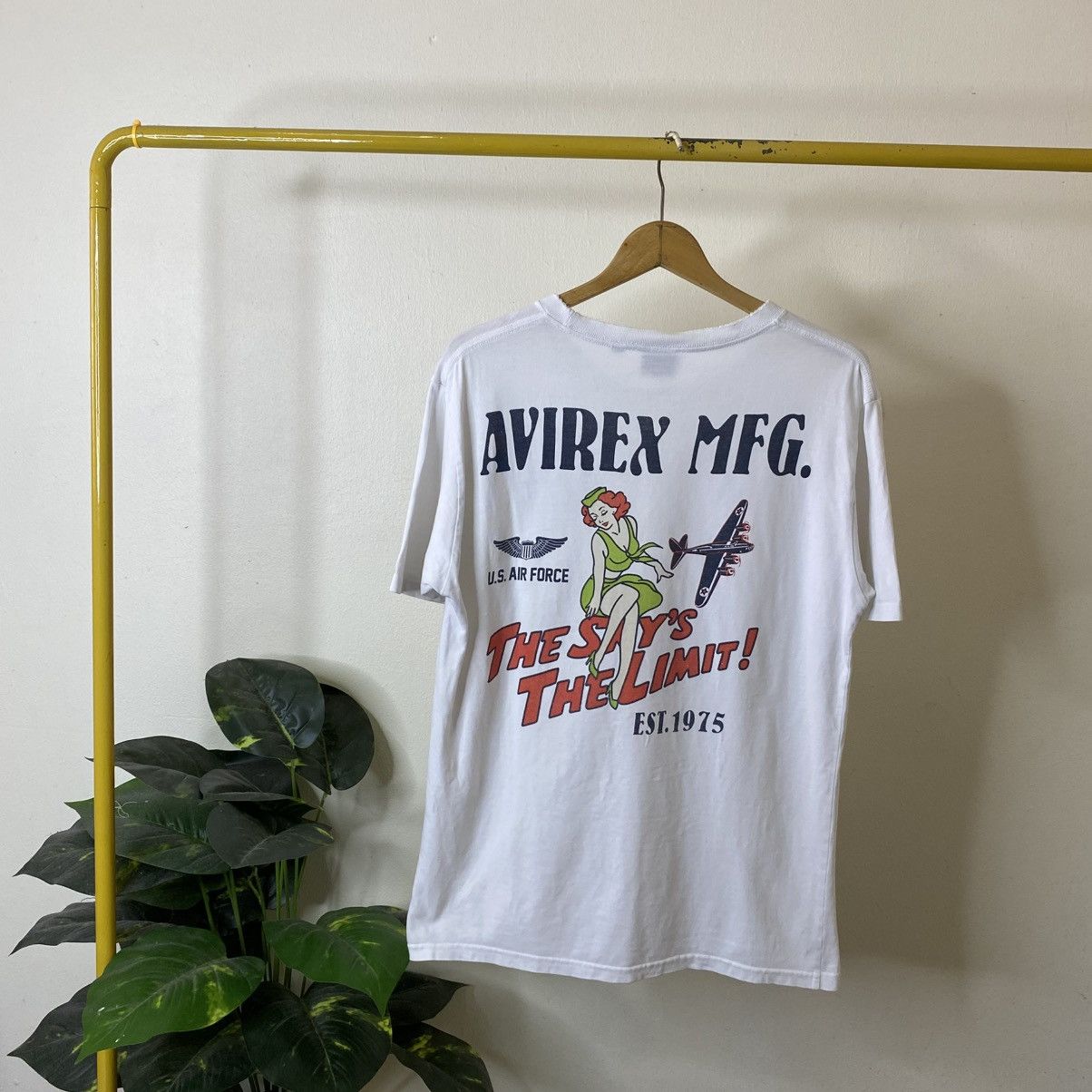 Avirex Vintage Y2K Avirex MFG US Air Force Distressed T Shirt Size US M / EU 48-50 / 2 - 1 Thumbnail