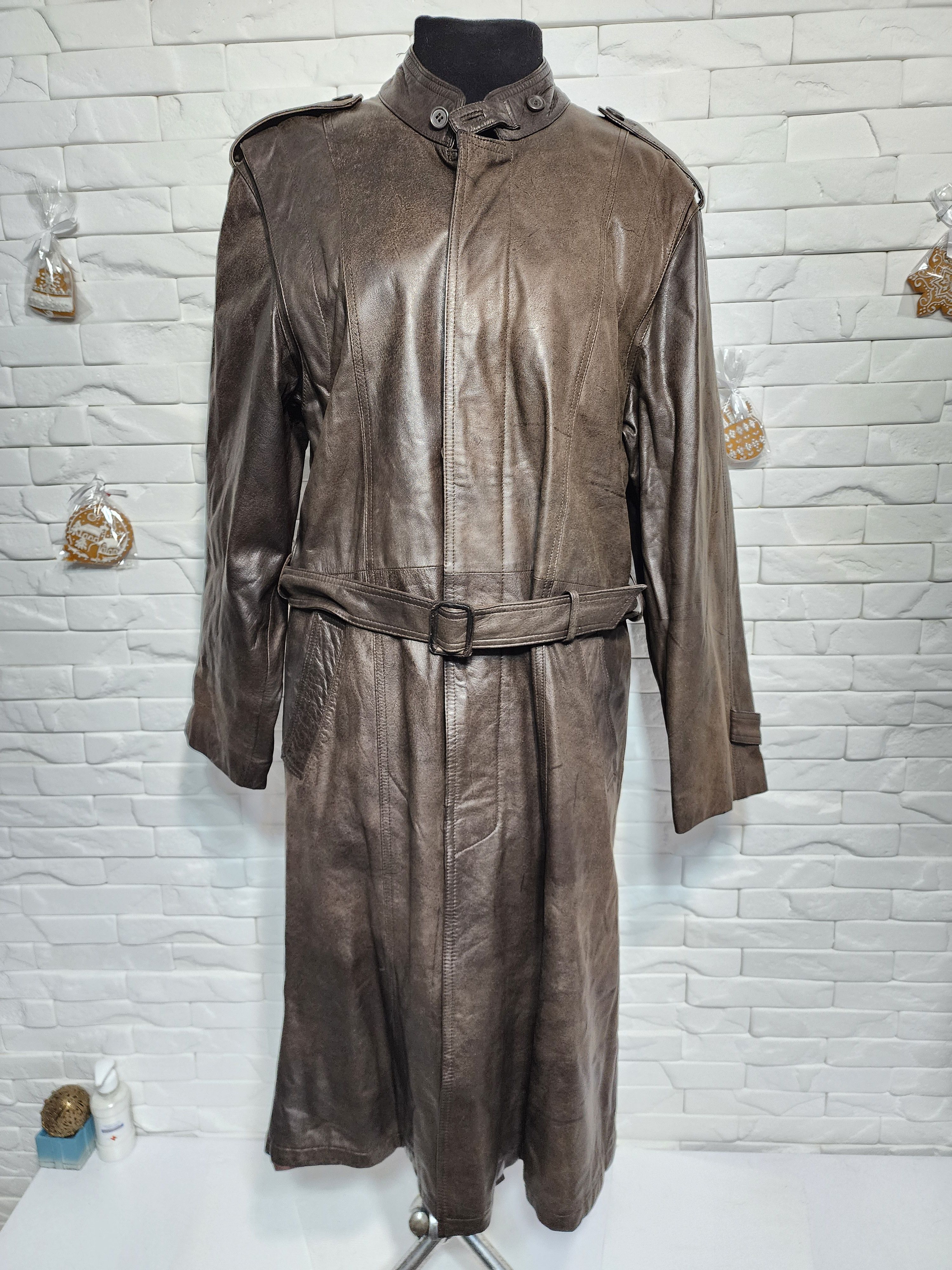 Uniqlo Brown Genuine Leather Men's Coat with Belt Size US L / EU 52-54 / 3 - 1 Thumbnail