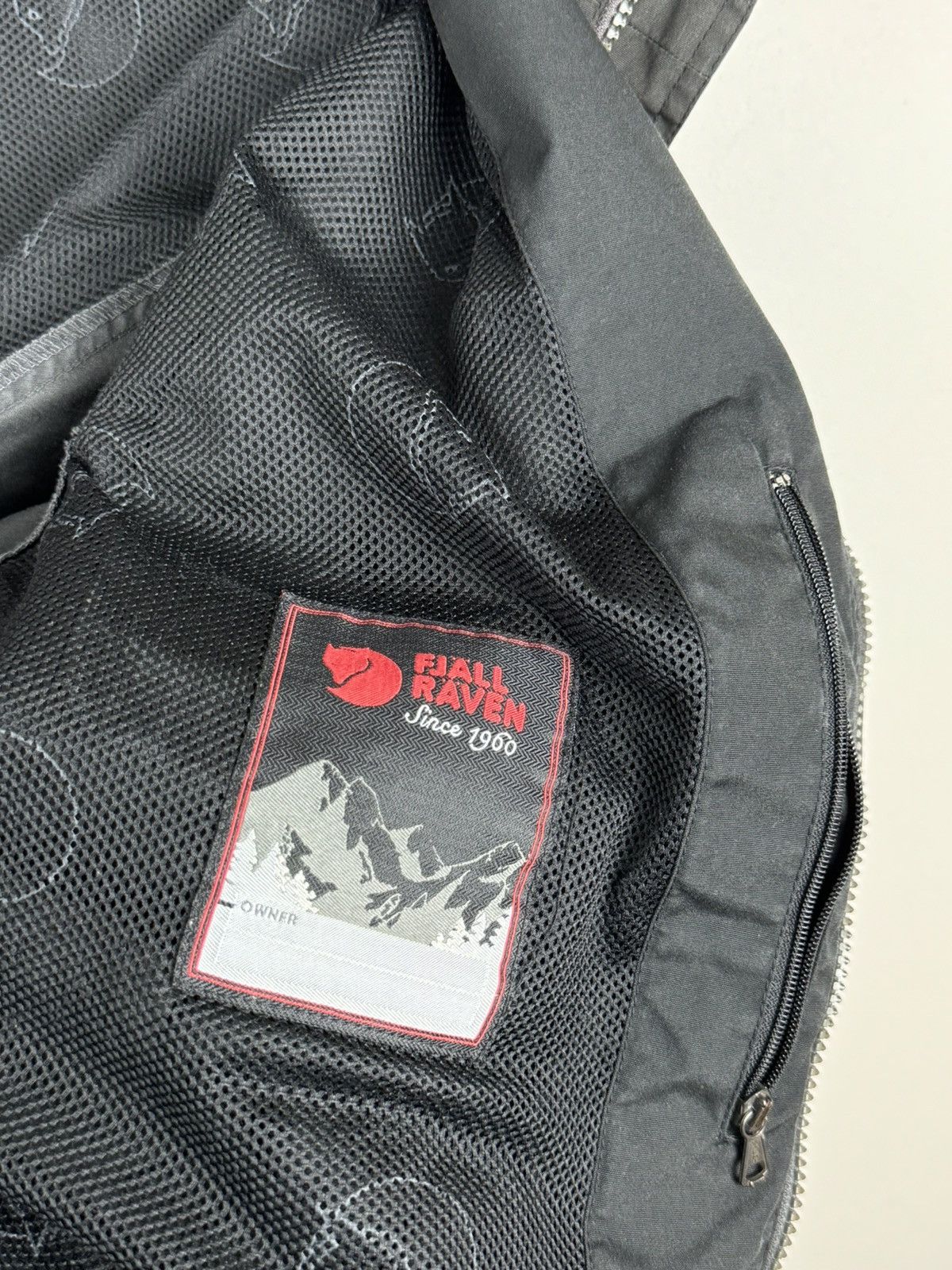 Fjallraven × Vintage Vintage Fjallraven light jacket original outdoors item Size US L / EU 52-54 / 3 - 5 Thumbnail