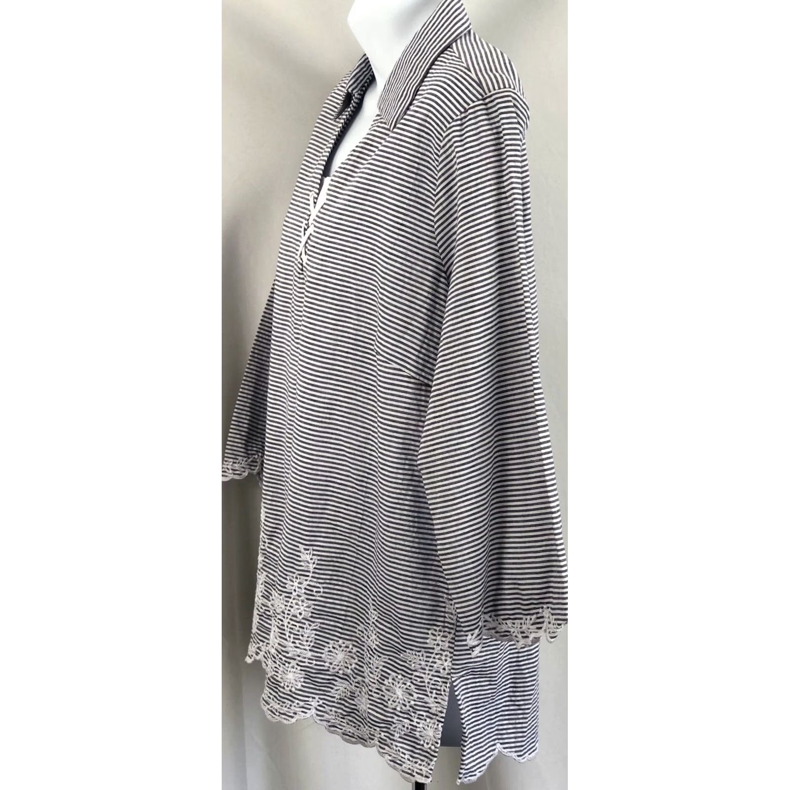 Vintage VINTAGE Alfred Dunner top 10 blue stripe laceup layered Neck Embroidered lace Scallop Size L / US 10 / IT 46 - 2 Thumbnail