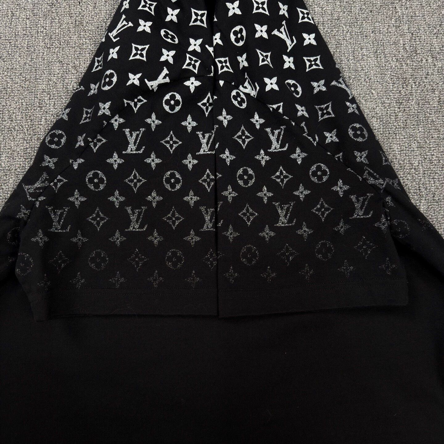 Louis Vuitton LV gradient all over print black short Tee XL Size US XL / EU 56 / 4 - 6 Thumbnail