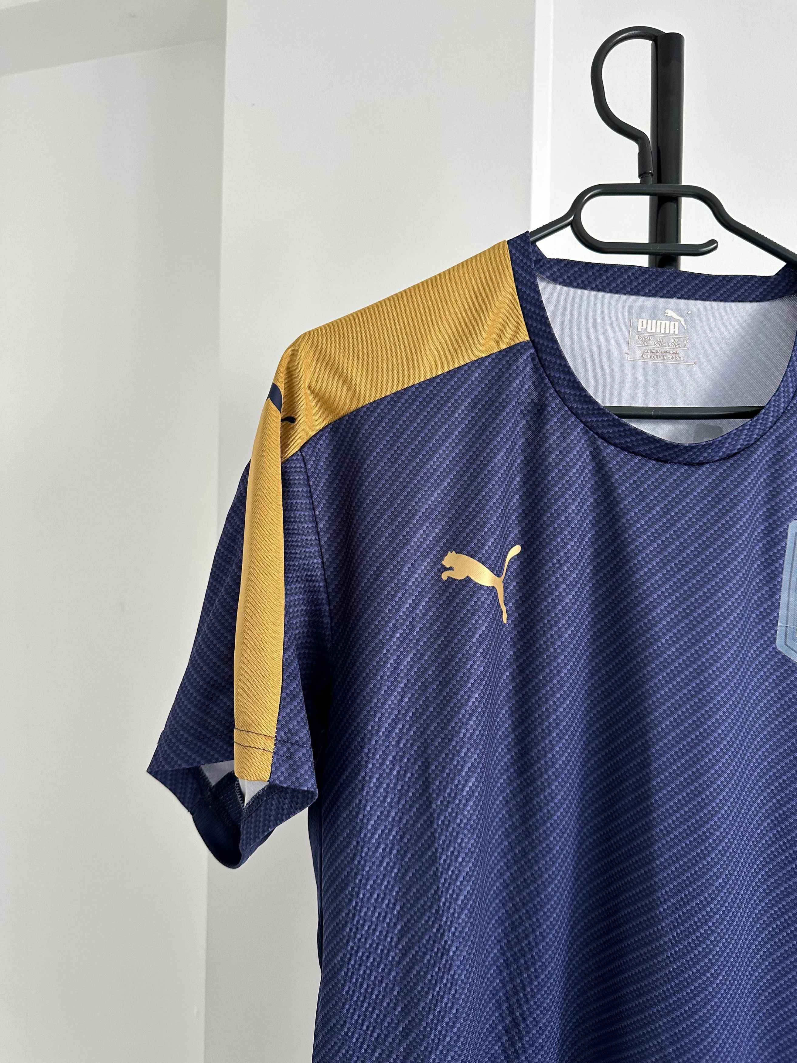 Puma 2006 ITALY Puma soccer team Stadium Tribute Blokecore Size US L / EU 52-54 / 3 - 5 Thumbnail