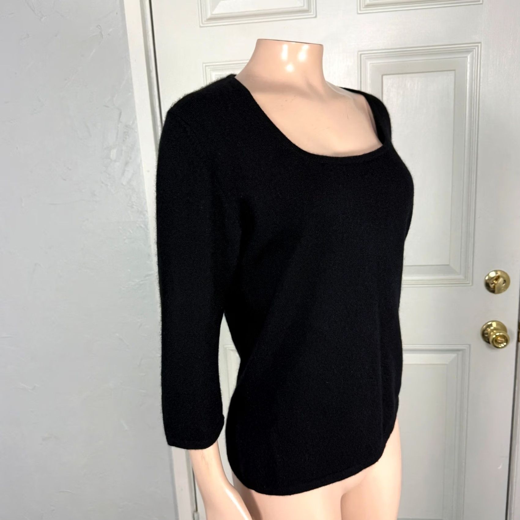 Vintage VINTAGE Mendocino Women's Sweater L 100% Cashmere 3/4 Sleeve Scoop neck Black Knit Pullover Casual Mens? Women? 40 Bust Size L / US 10 / IT 46 - 4 Thumbnail