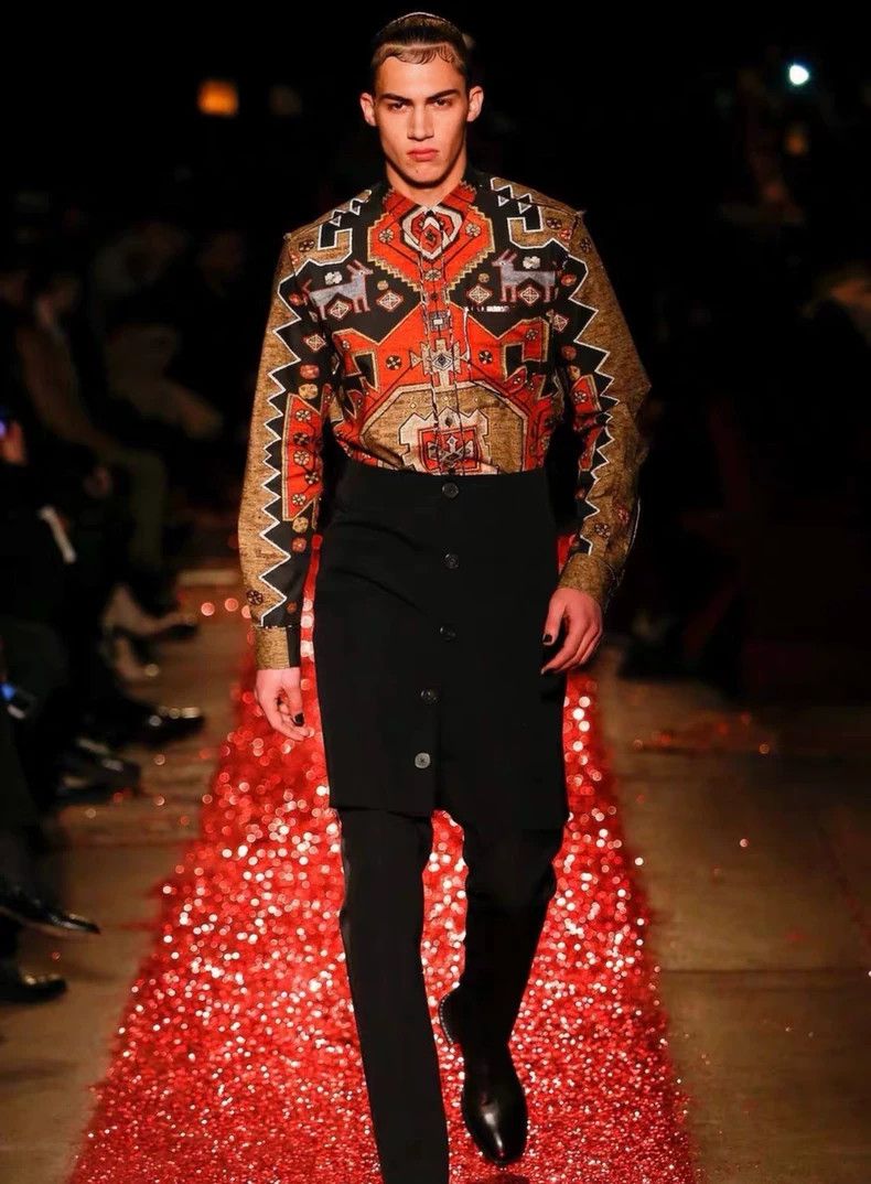 Givenchy Givenchy Shirt, runway style with classic retro totem patt Size US M / EU 48-50 / 2 - 9 Thumbnail