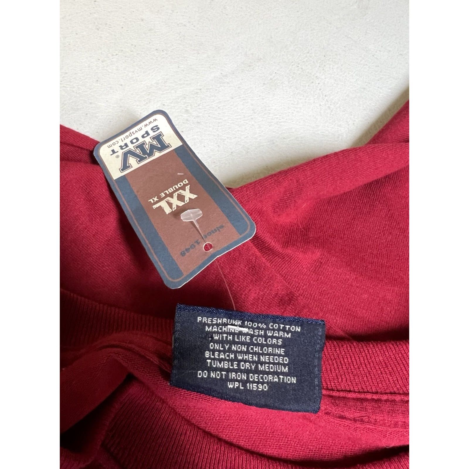 Vintage New 2XL Vermont Pond Hockey Championships Red Long T-shirt MV Sport Crew Neck Men Classic Cotton Sleeve Graphic Print VT Hockey Sports Mens 2XL Size US XXL / EU 58 / 5 - 4 Thumbnail