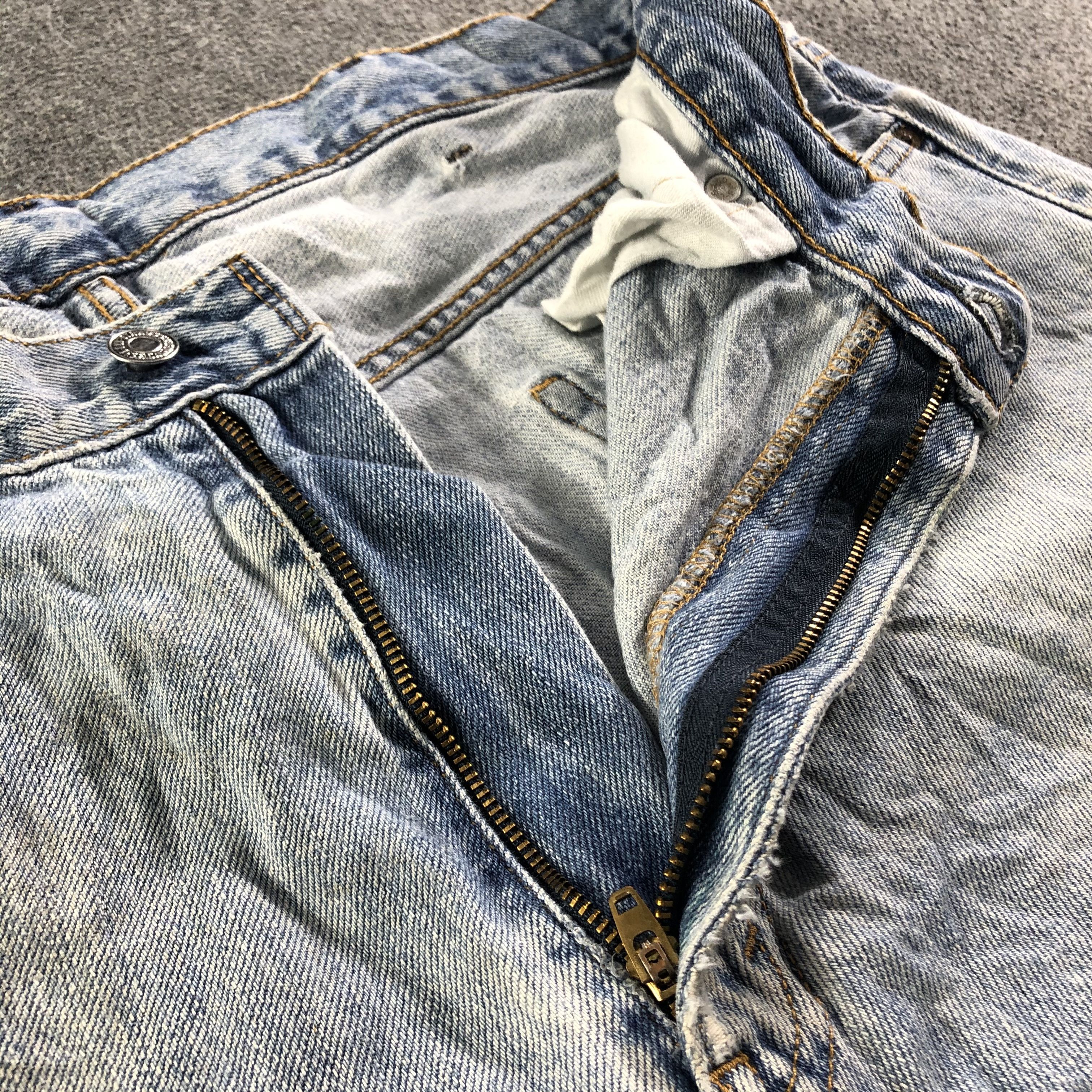 Levi's Vintage Blue Wash Levis 550 Jeans-J3299 Size US 37 - 7 Thumbnail