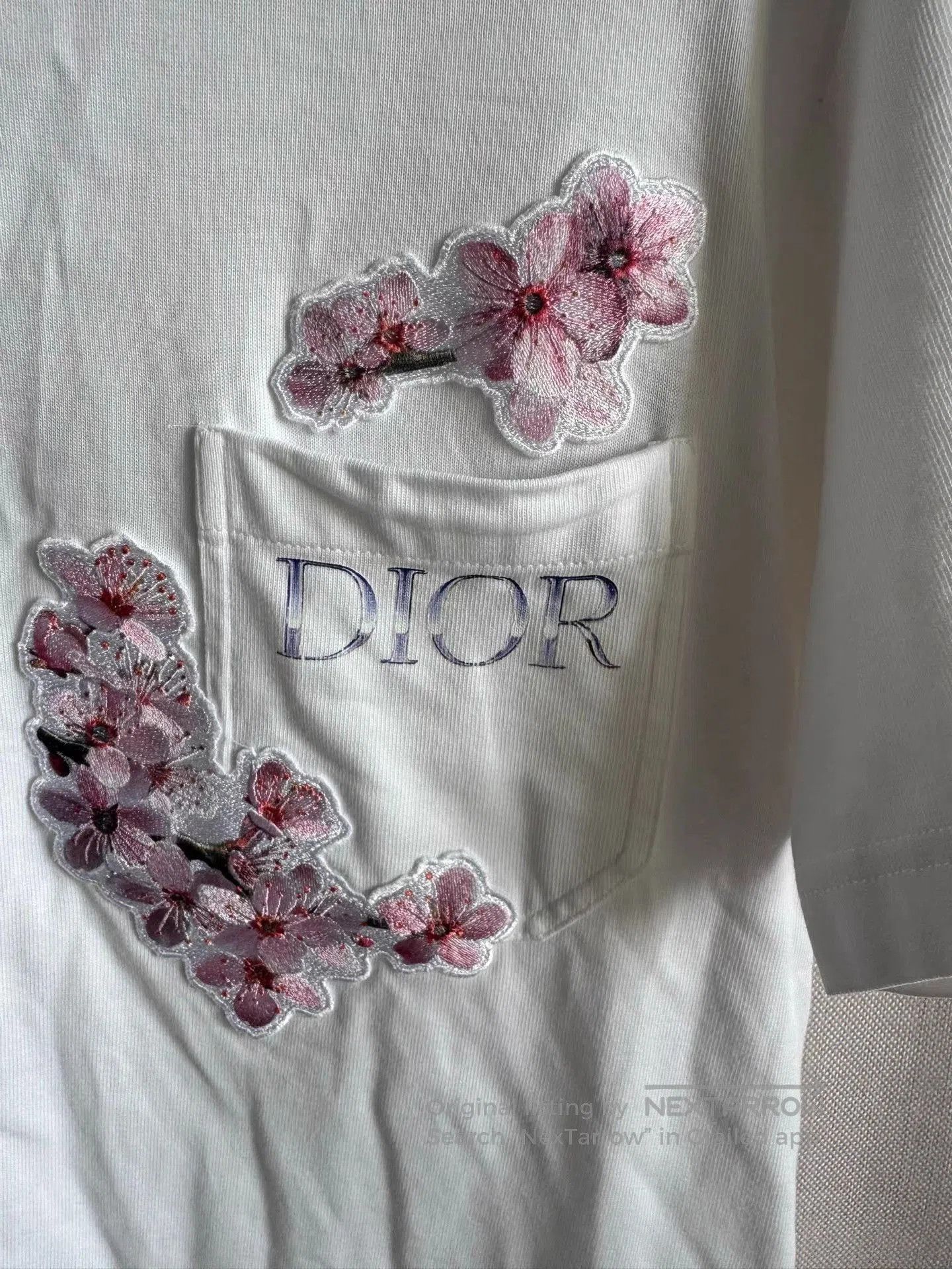 Dior White Short Sleeve T-Shirt with Floral Embroidery. Size US XS / EU 42 / 0 - 3 Thumbnail