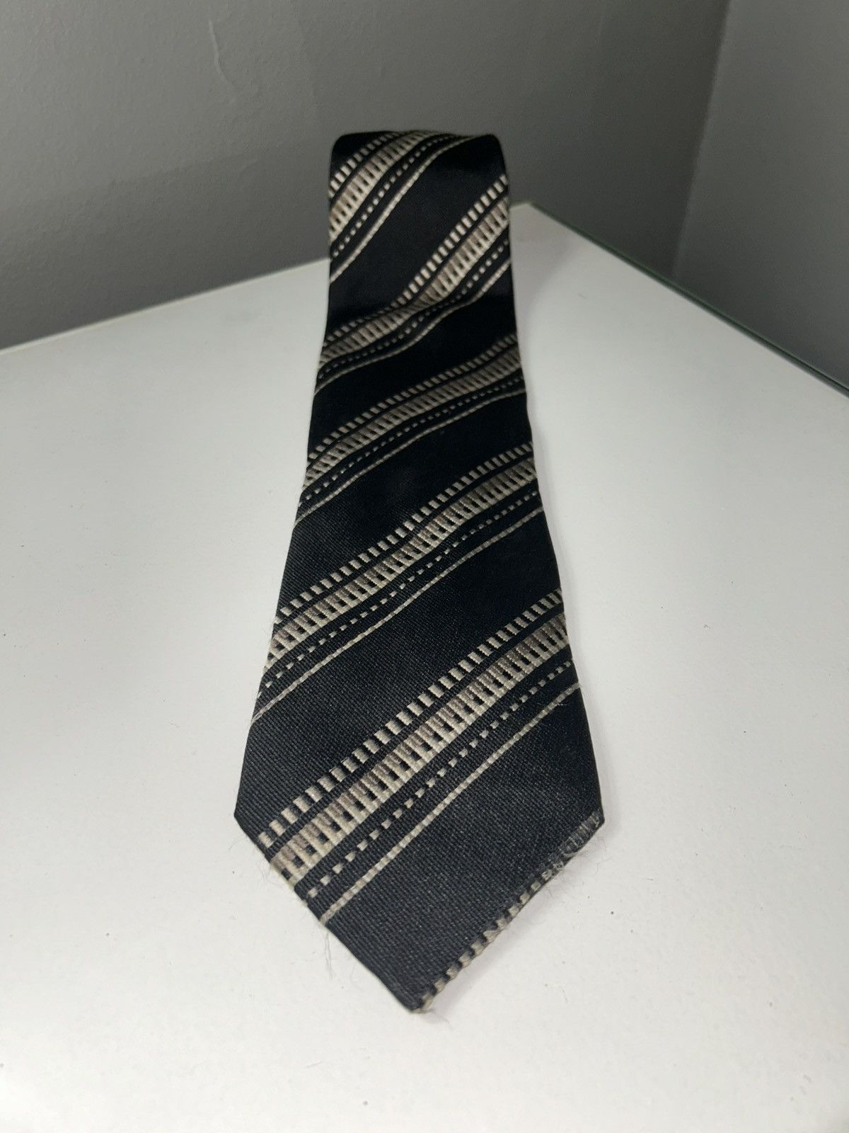 Giorgio Armani Georgio Armani Black &Silver Striped Men's Silk Tie Size ONE SIZE - 2 Thumbnail