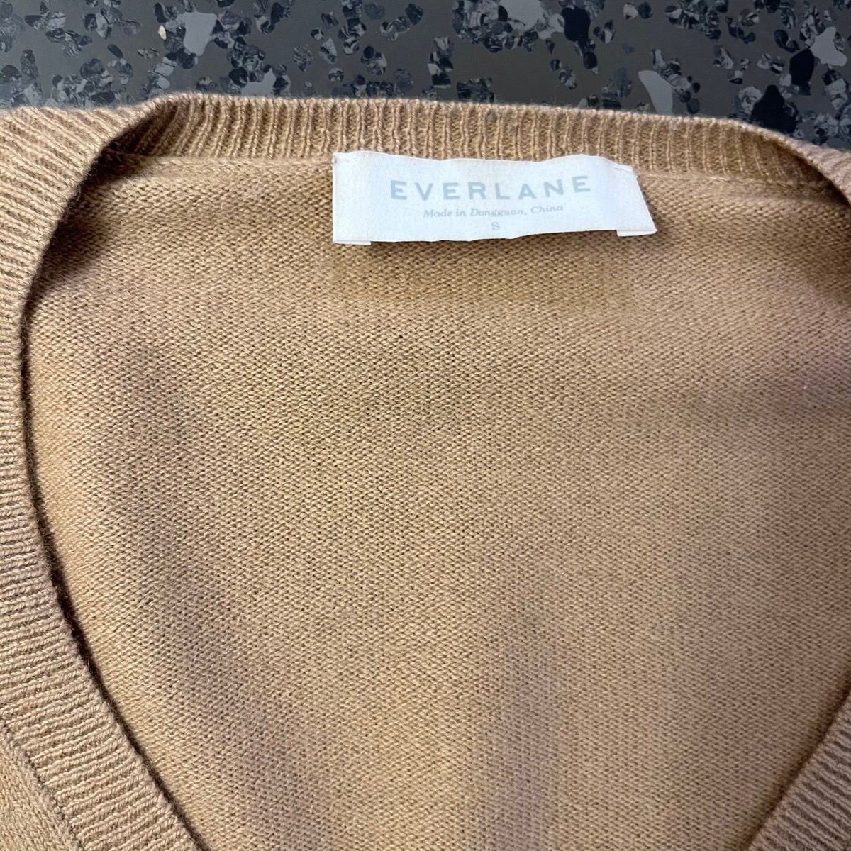 Everlane Everlane Cashmere V-Neck Sweater Camel S Size US S / EU 44-46 / 1 - 3 Thumbnail
