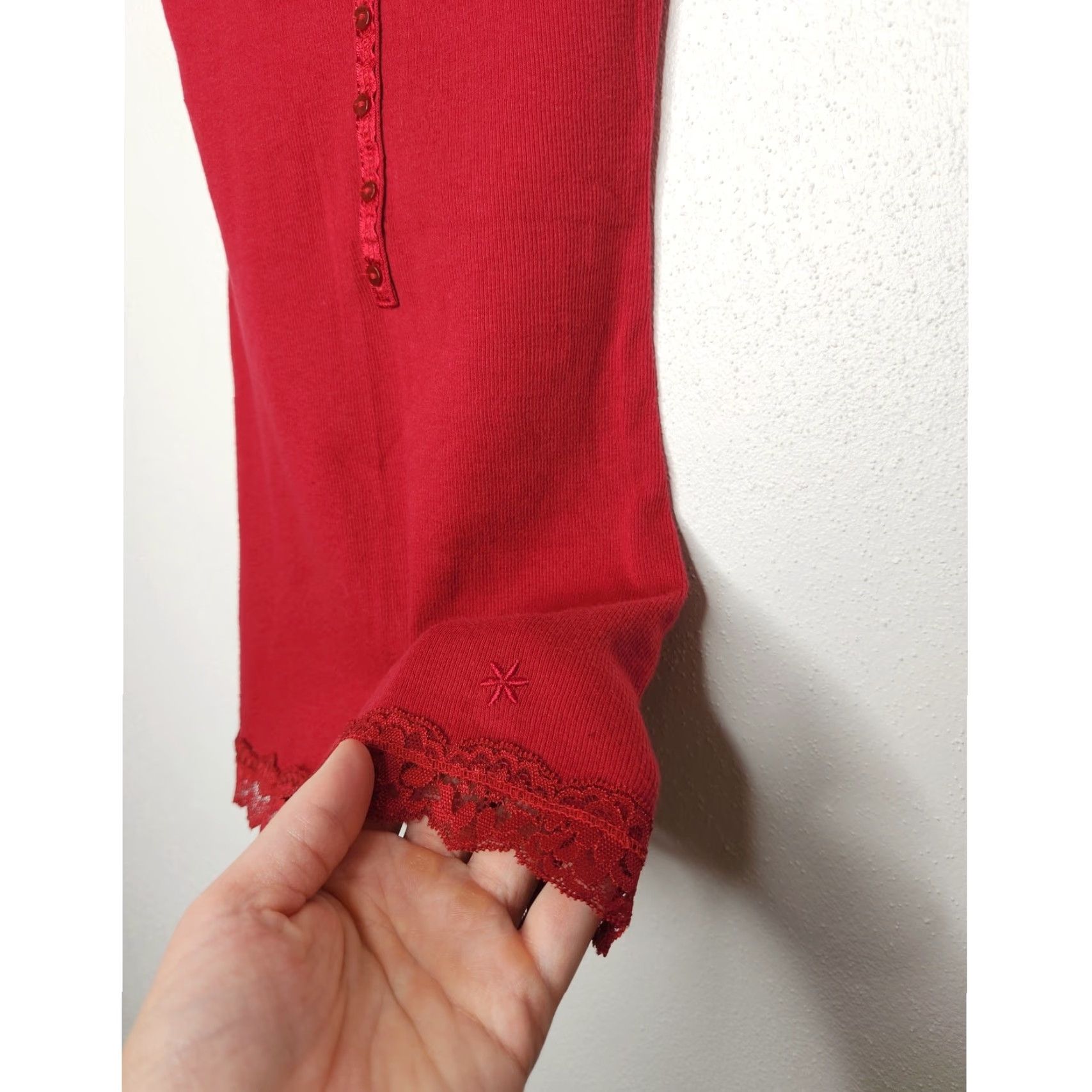 Vintage VINTAGE SO Tank Top Women S Red Lace Button Star Cami Spaghetti Y2K Wear It Declare It Size S / US 4 / IT 40 - 2 Thumbnail