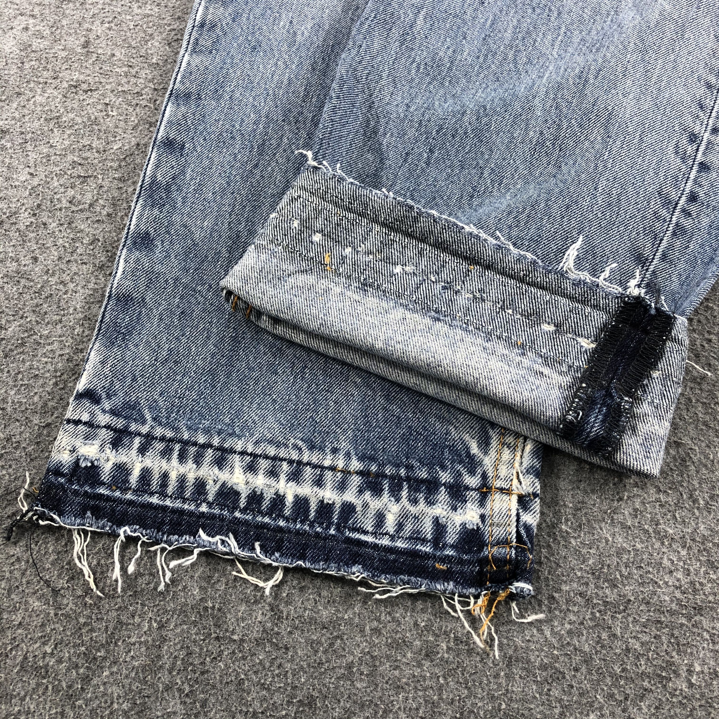 Levi's Vintage Levis 550 Jeans Faded Blue Distressed Denim KJ419 Size US 34 / EU 50 - 7 Thumbnail