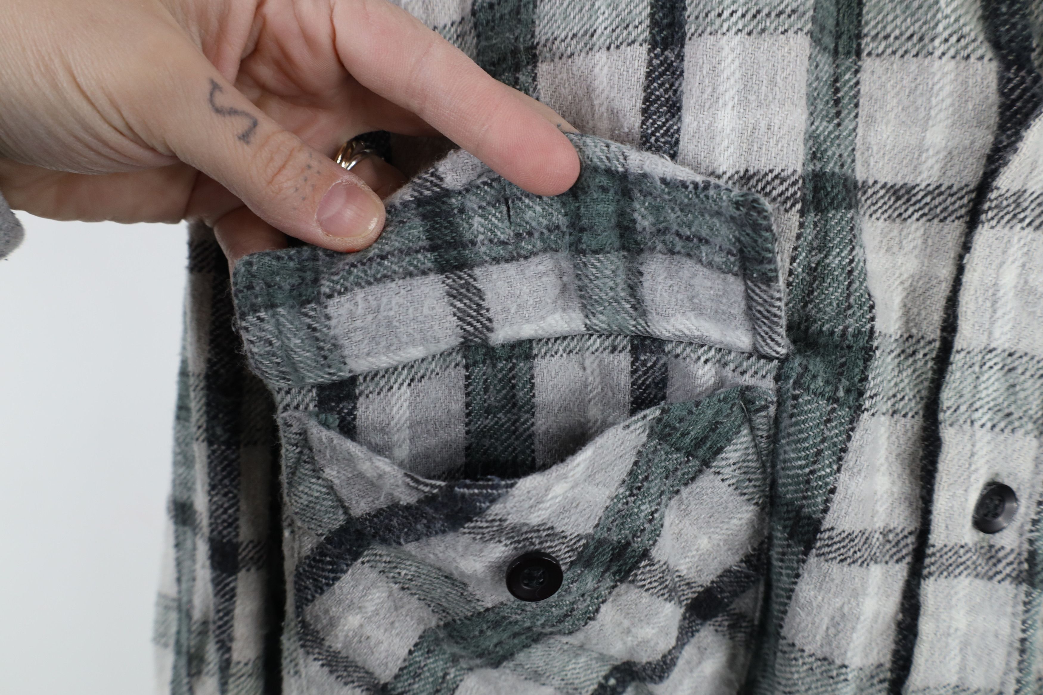 Vintage Vintage 90s Streetwear Heavyweight Button Shirt Plaid Size US L / EU 52-54 / 3 - 5 Thumbnail