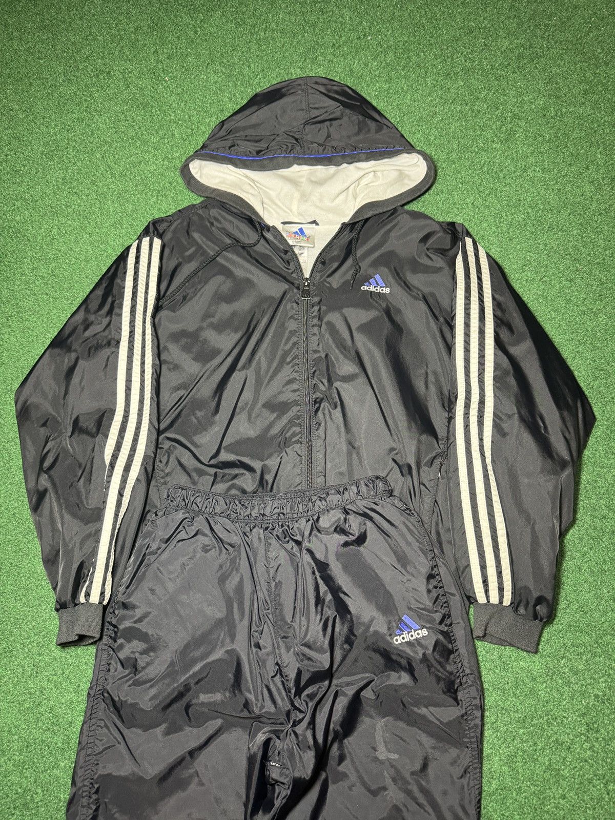 Adidas Adidas Vintage Women Med Windbreaker Track Suit 90s 2 Piece Size M / US 6-8 / IT 42-44 - 2 Thumbnail