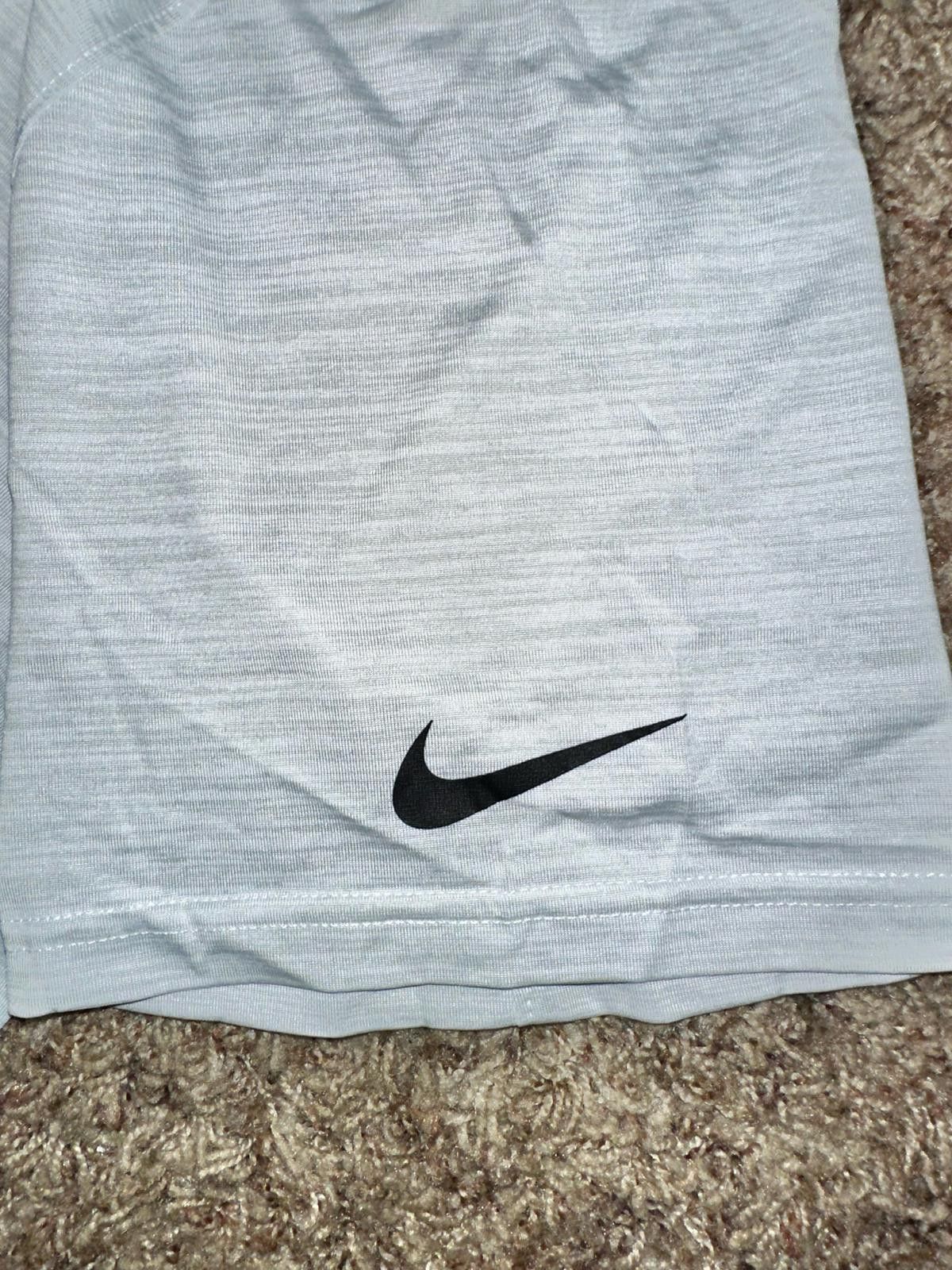 Nike Nike Dri-FIT Velocity Athletic Stack (NFL Las Vegas Raiders) Men's T-Shirt Size US XXL / EU 58 / 5 - 2 Thumbnail